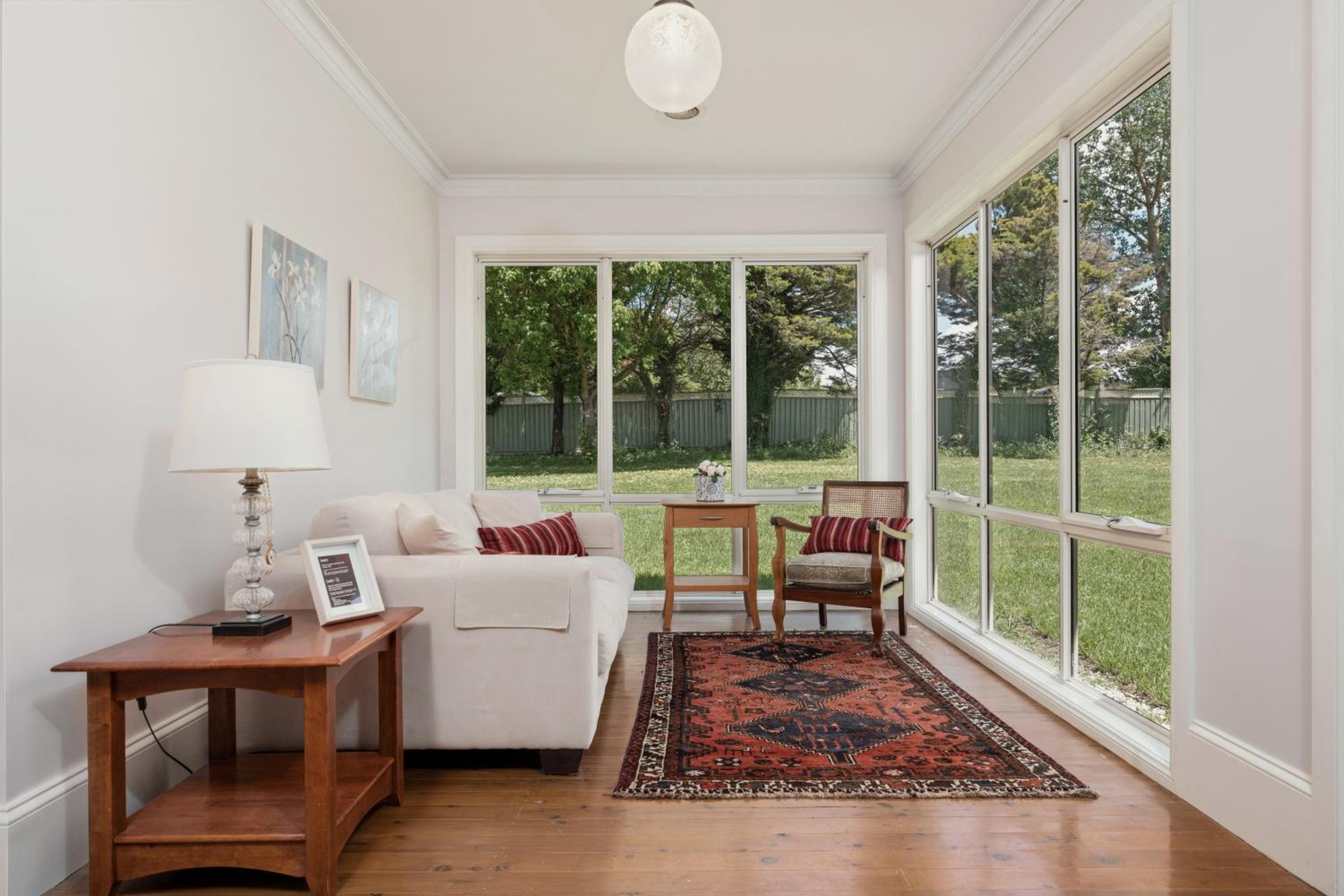 The Avenue Anahdale - Hidden 2.7 Acre Estate in town