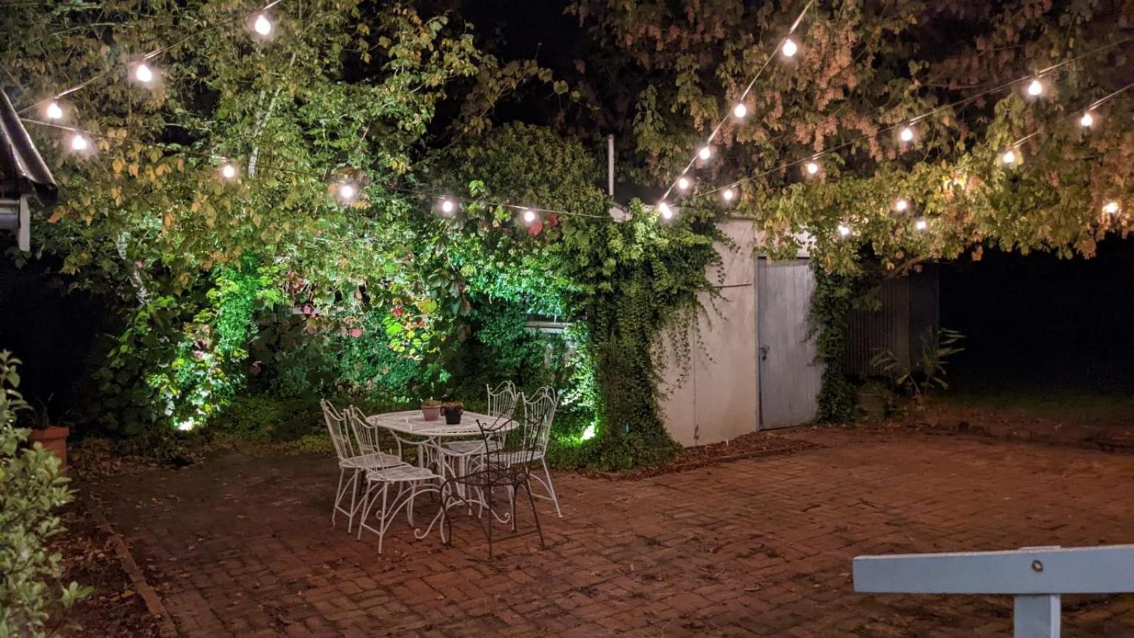 The Avenue Anahdale - Hidden 2.7 Acre Estate in town