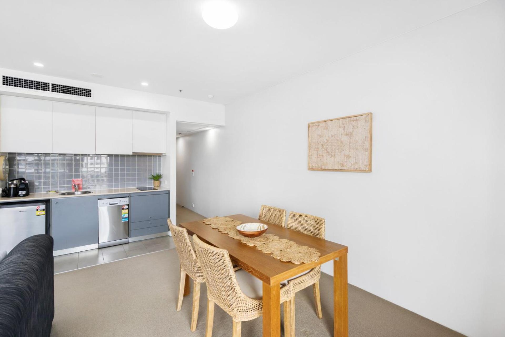 Belle Escapes 703 Harbour Lights Cairns Apartment with water views