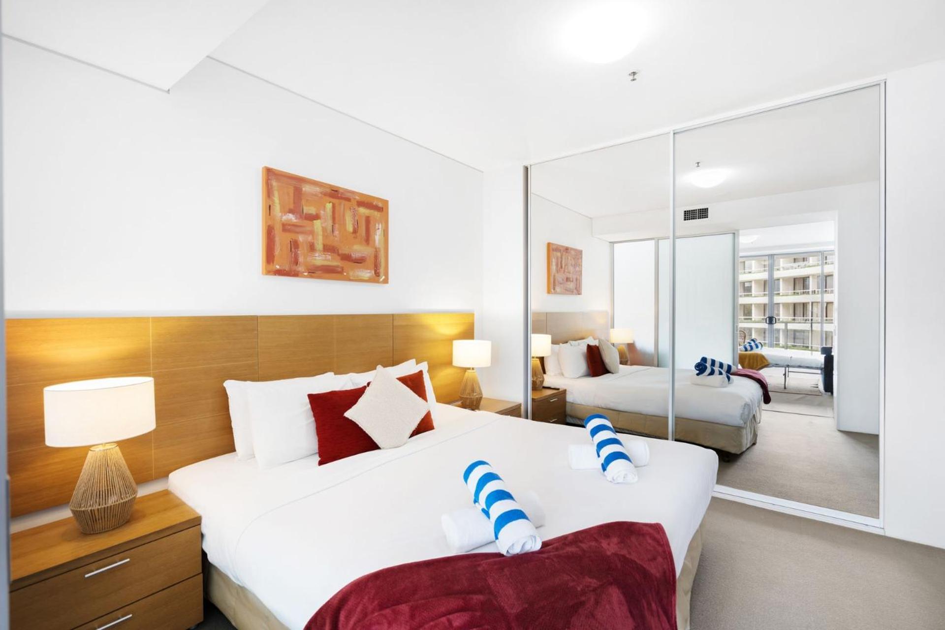 Belle Escapes 703 Harbour Lights Cairns Apartment with water views