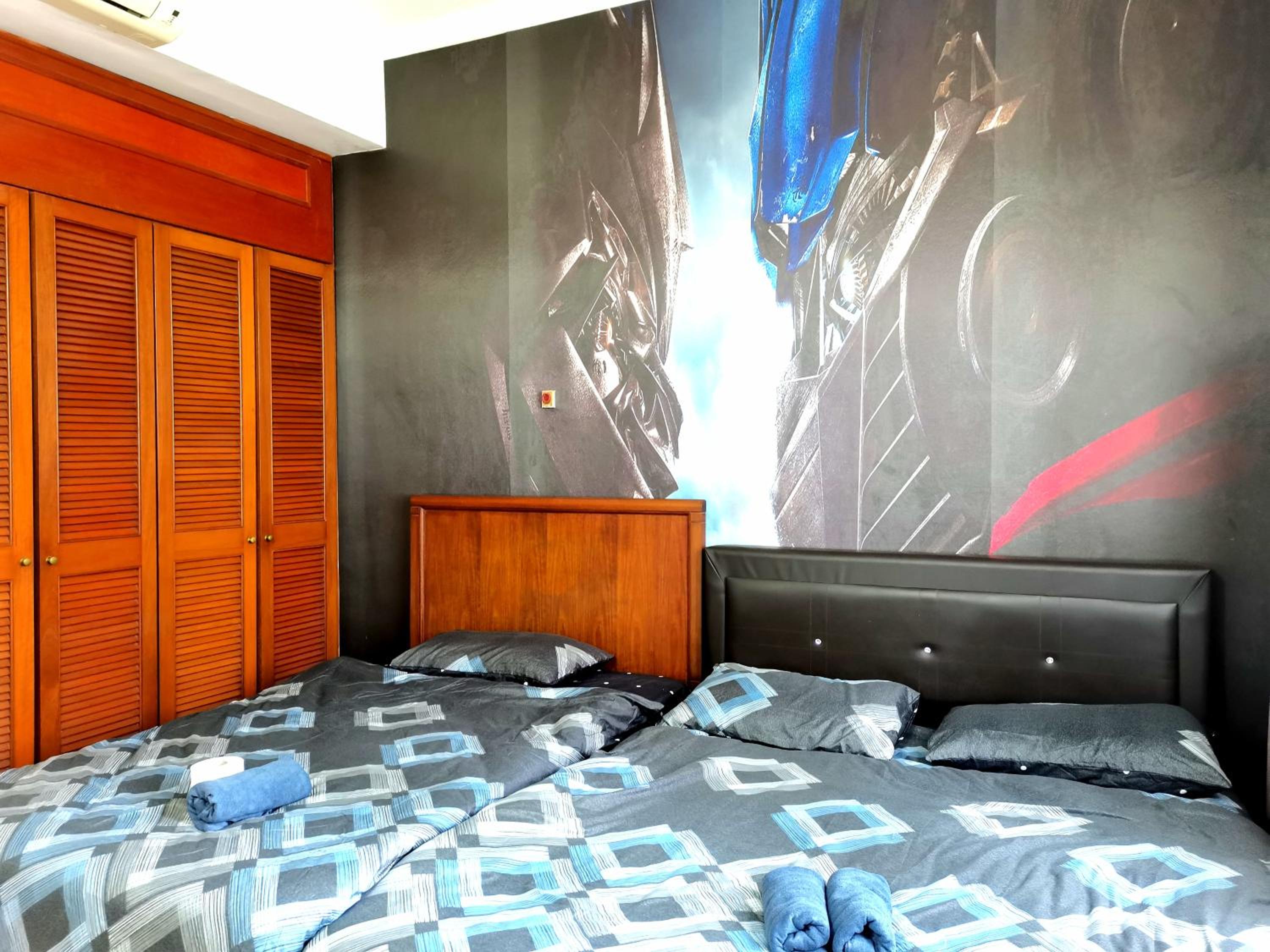 KLCC Transformers Homestay 10pax