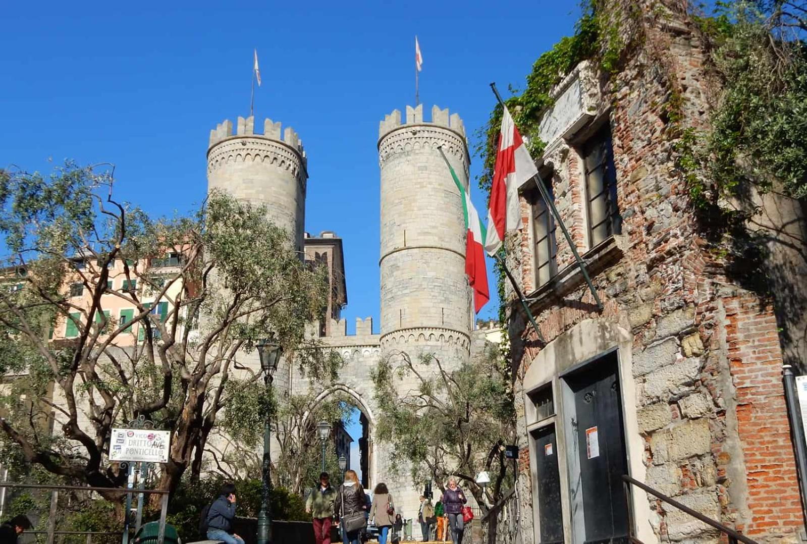 CasaBolla in front of Acquario-centro storico