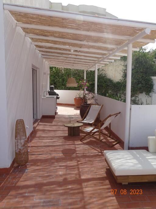 Large Terrace Beach-Side Appart photo 1