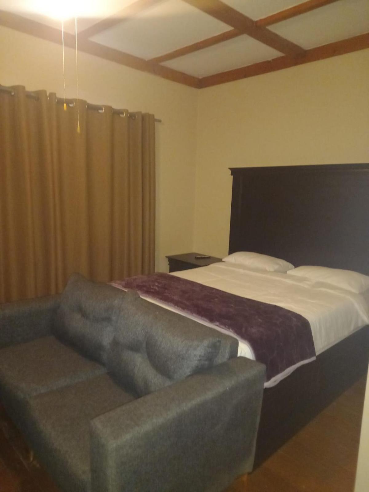 derock view lodges