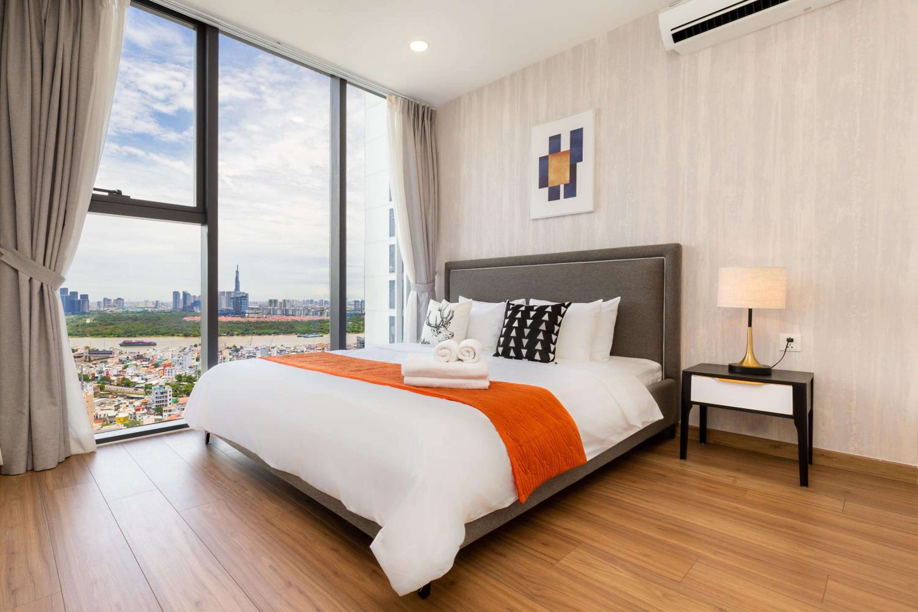 Eco Green SaiGon Apt - Amazing view - Free Pool & Gym