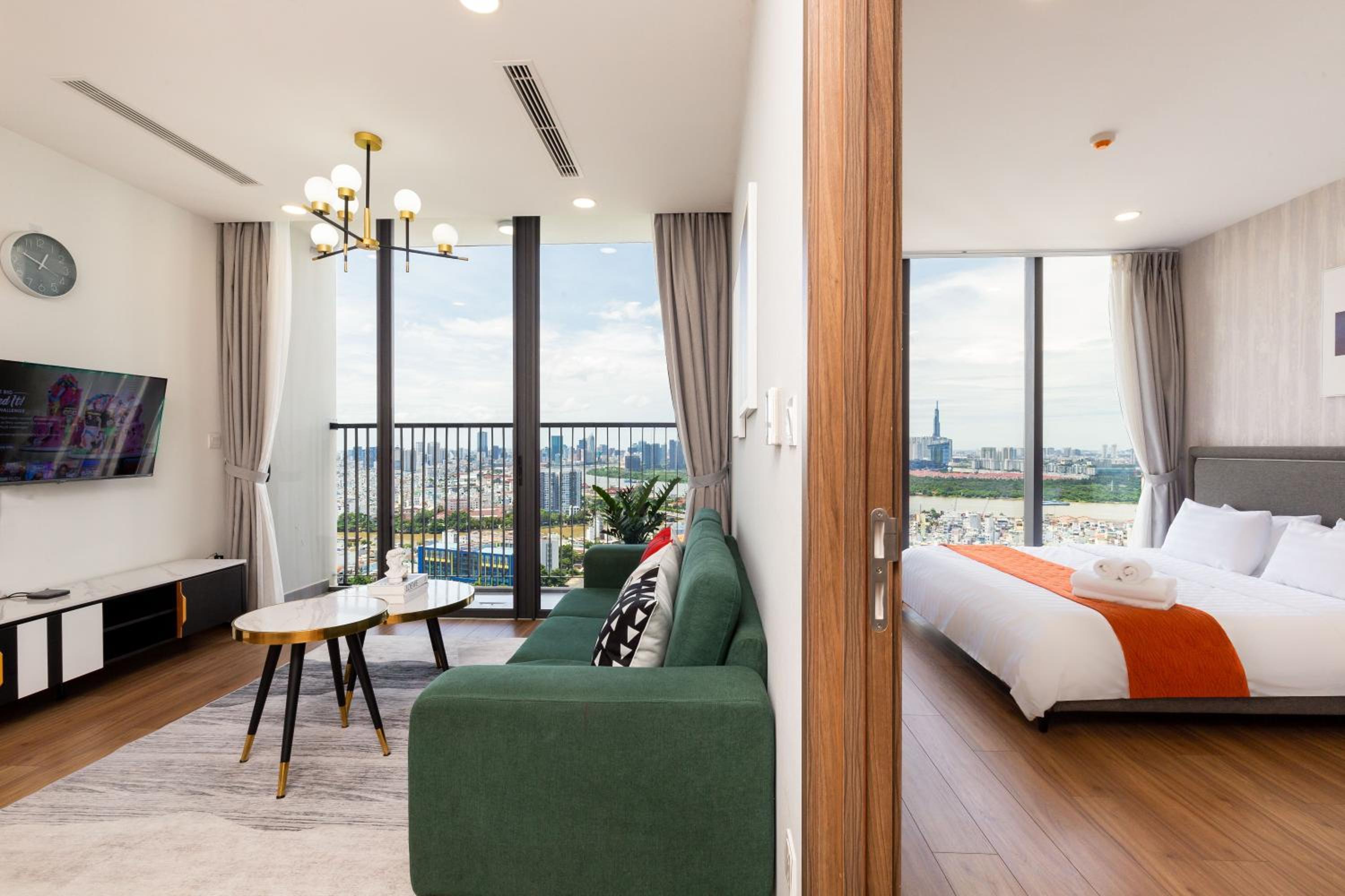 Eco Green SaiGon Apt - Amazing view - Free Pool & Gym