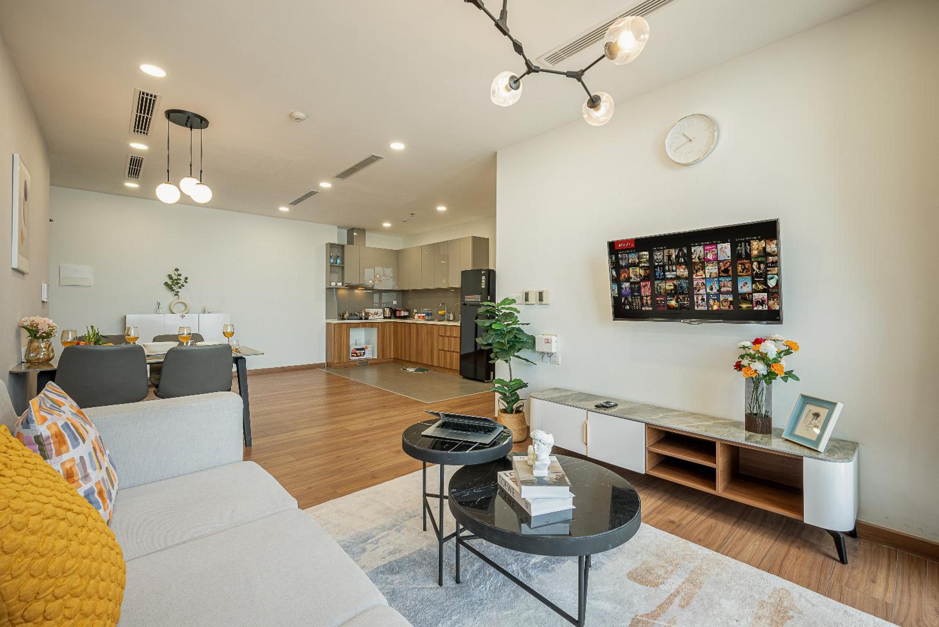 Eco Green SaiGon Apt - Amazing view - Free Pool & Gym