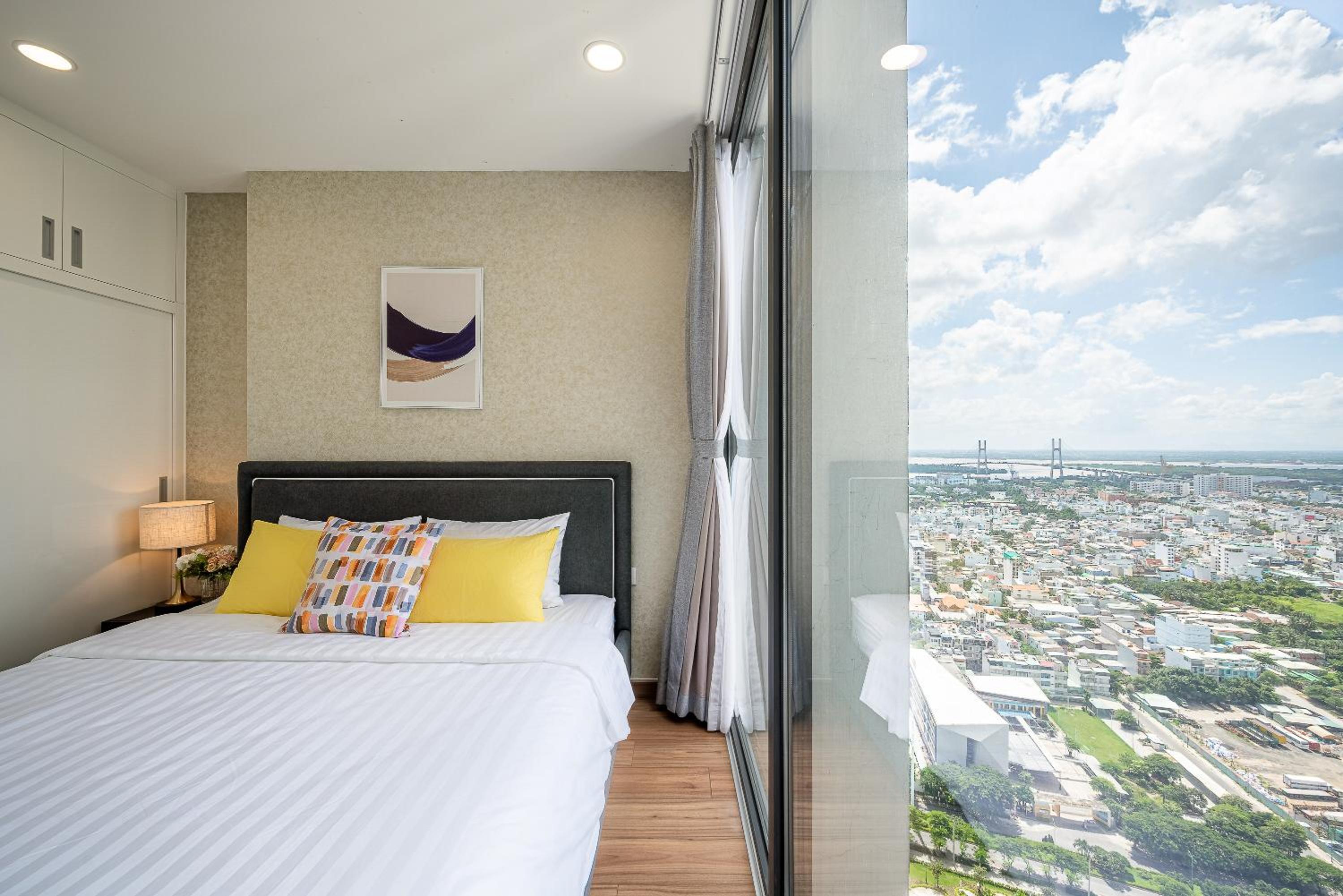 Eco Green SaiGon Apt - Amazing view - Free Pool & Gym