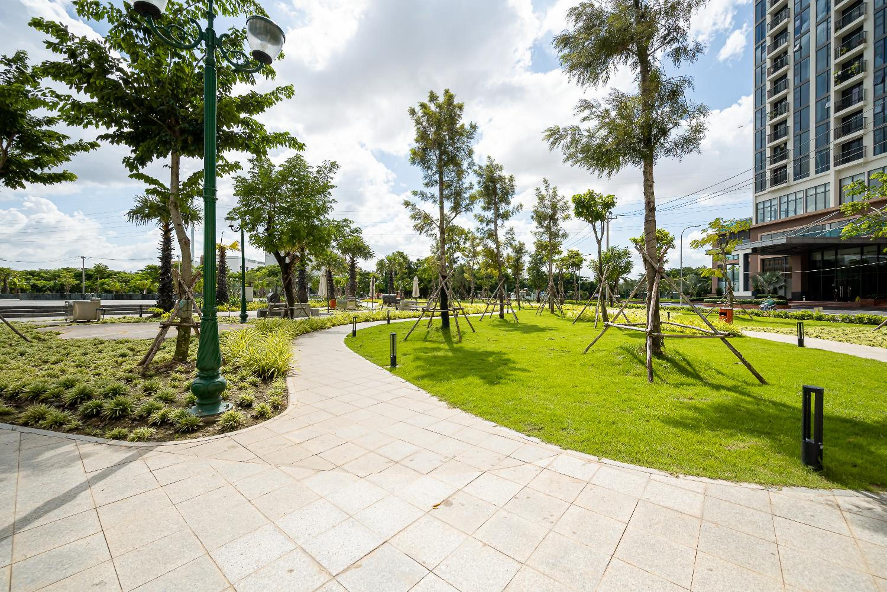 Eco Green SaiGon Apt - Amazing view - Free Pool & Gym
