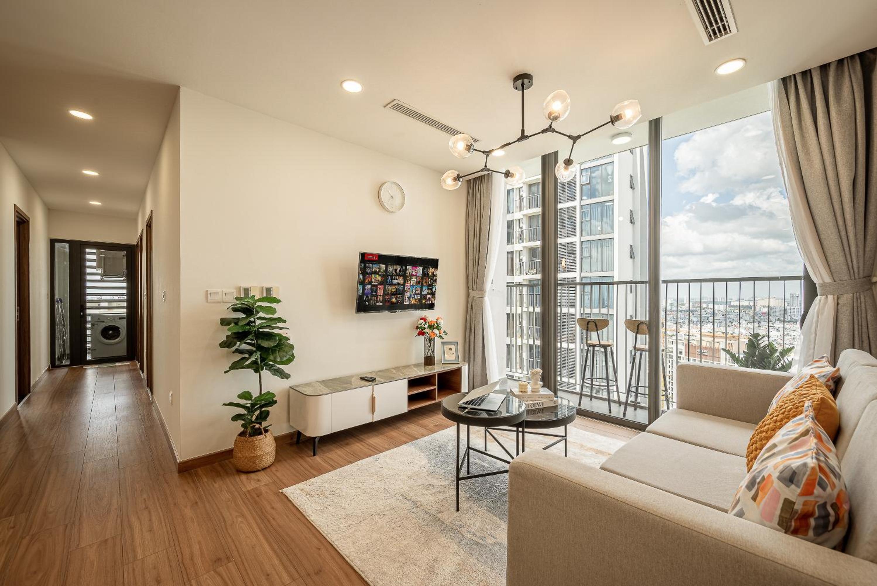 Eco Green SaiGon Apt - Amazing view - Free Pool & Gym