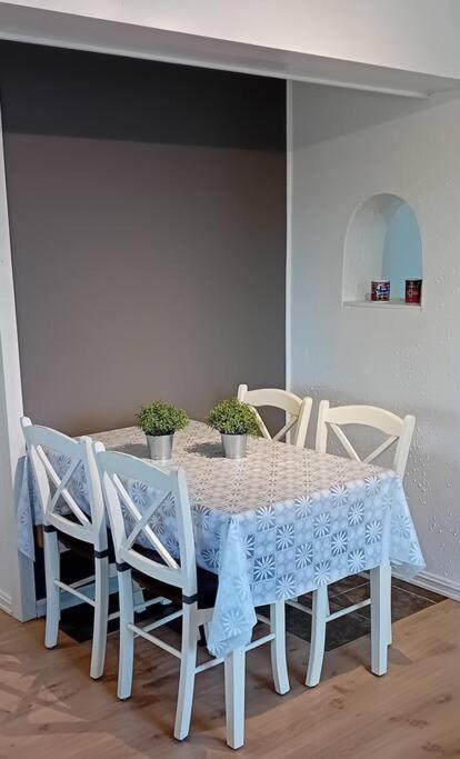 Apartment by the fjord view 4