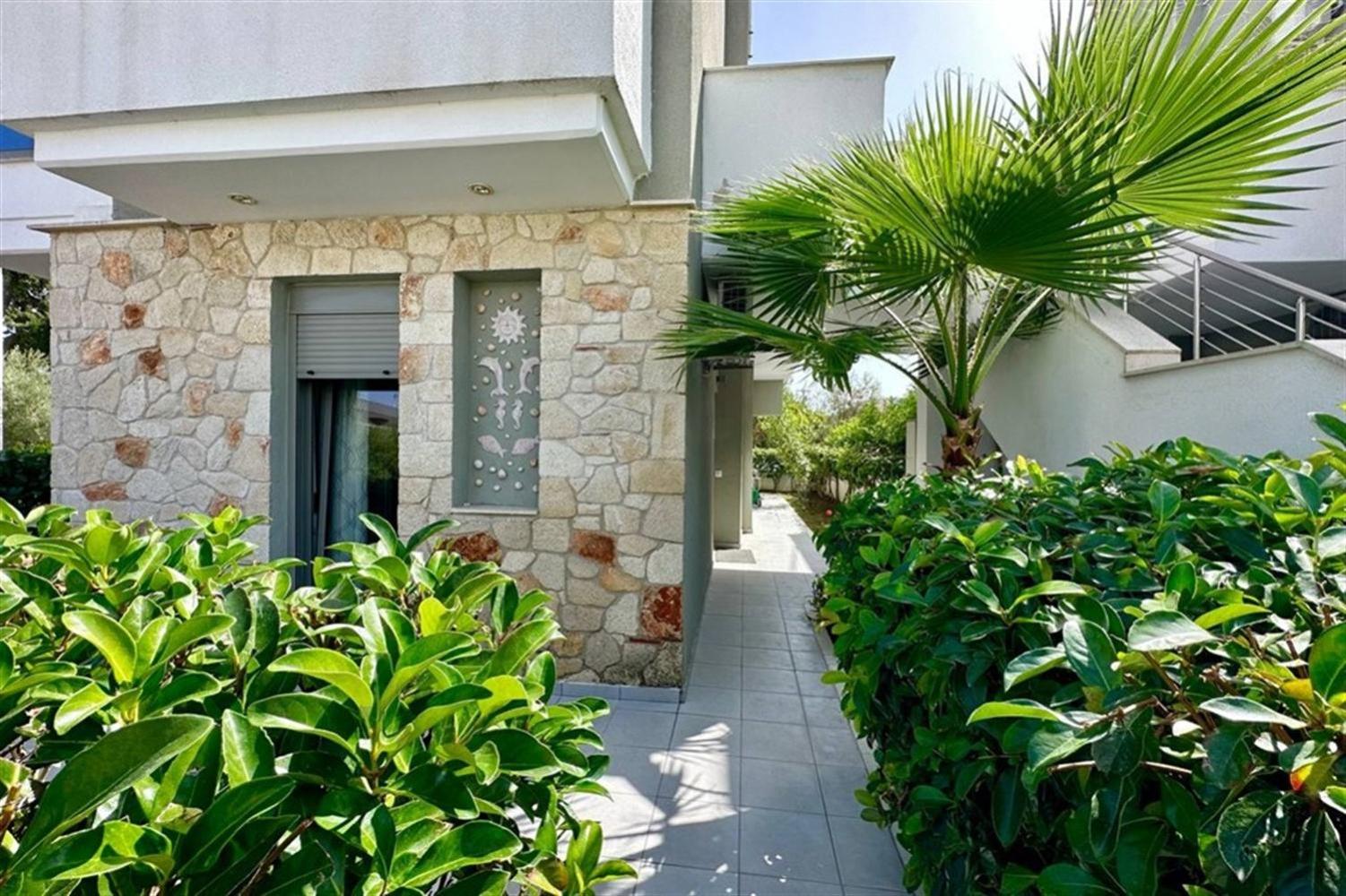 Brina House Pefkohori 3 bedrooms 8 guests view 5