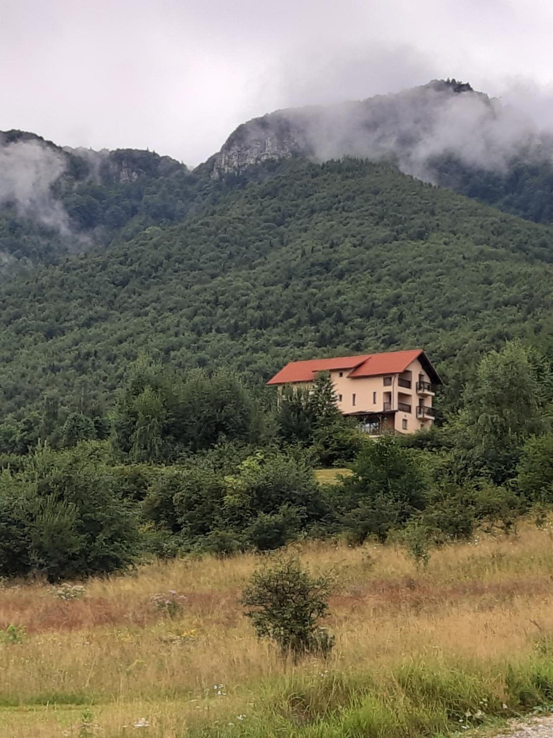 Top House cozy stay