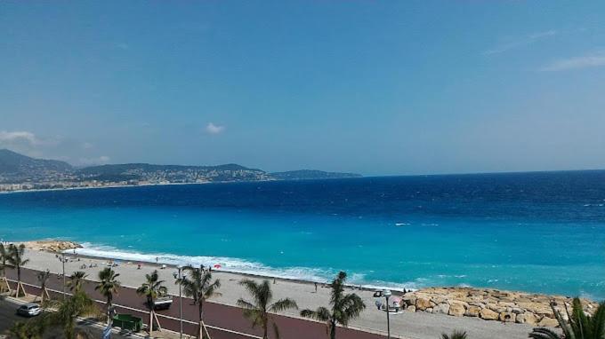 AZURELLE photo 2