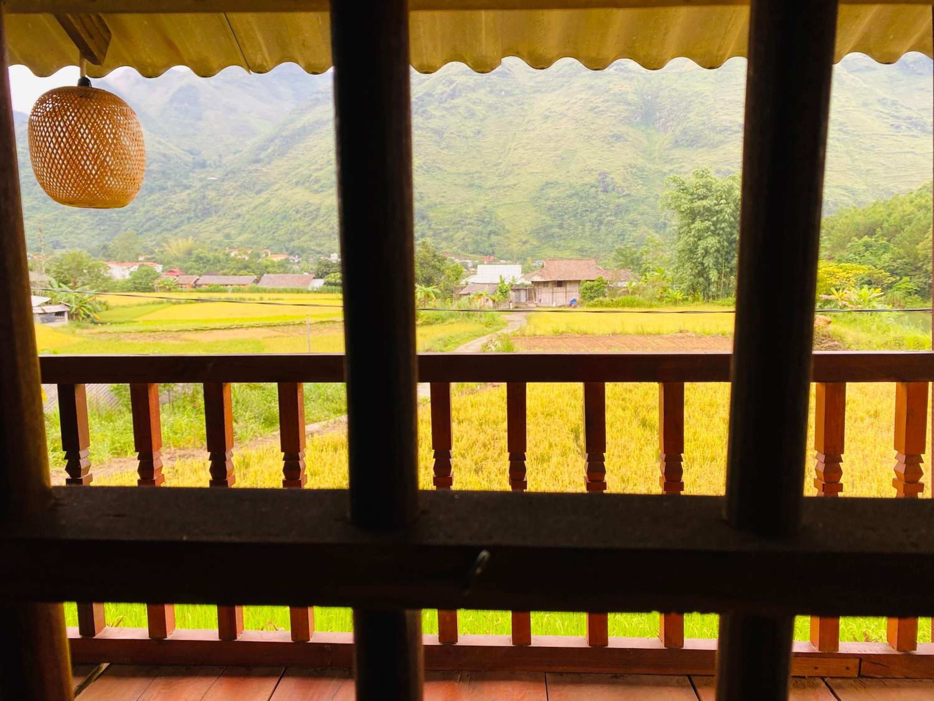 Du Gia Field View Homestay