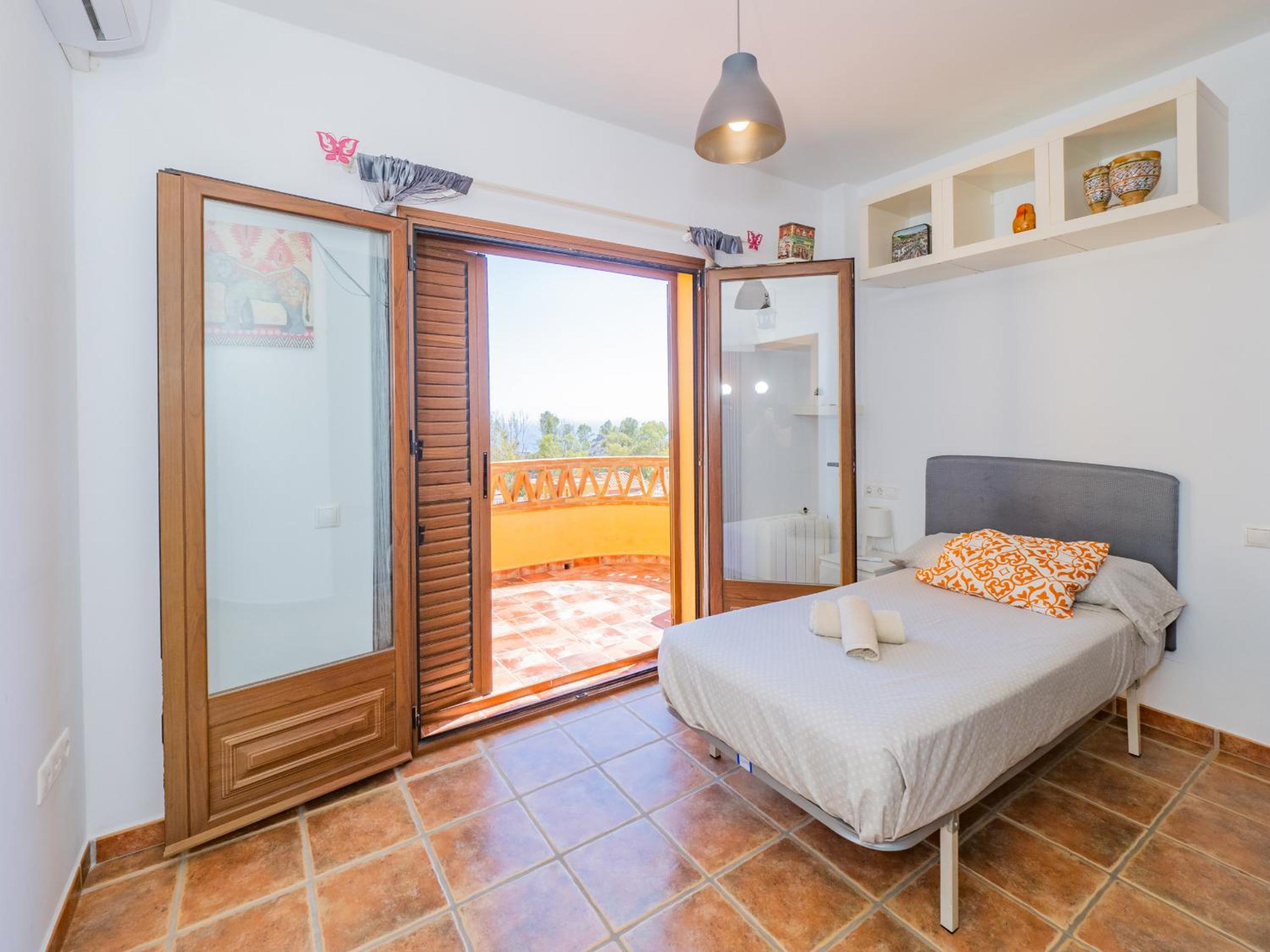 Photo 79