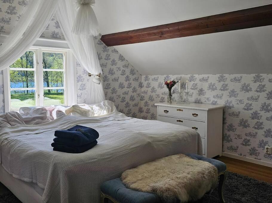 Mysigt 1720 tals torp på privat halvö nära Göteborg view 5
