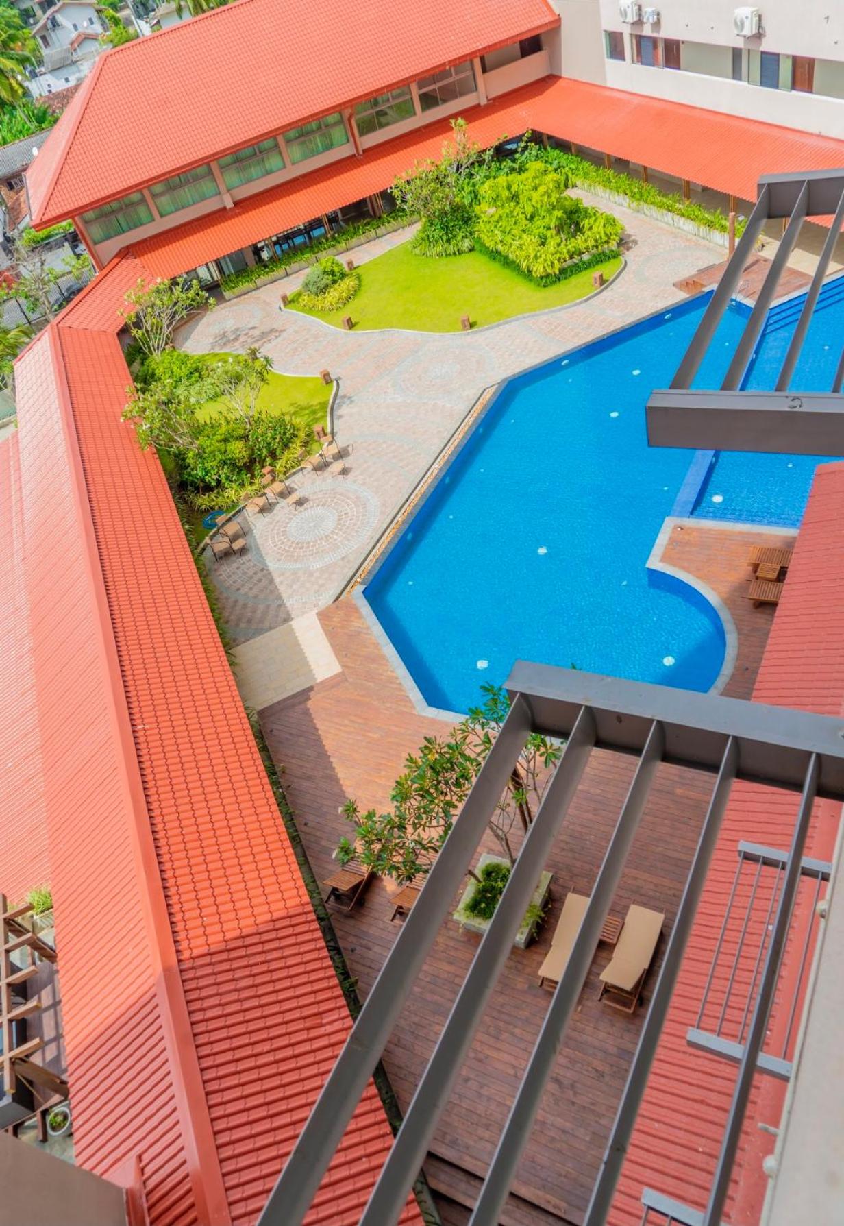 Oceanfront Condos Galle-Apartment L410 A