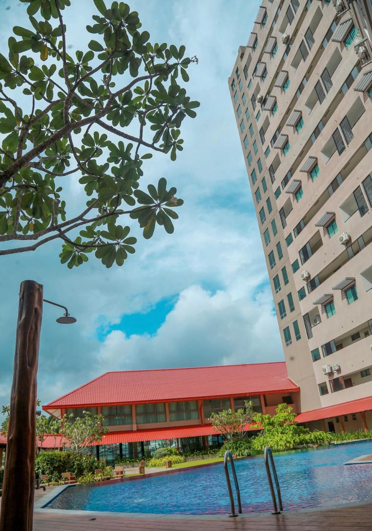 Oceanfront Condos Galle-Apartment L410 A