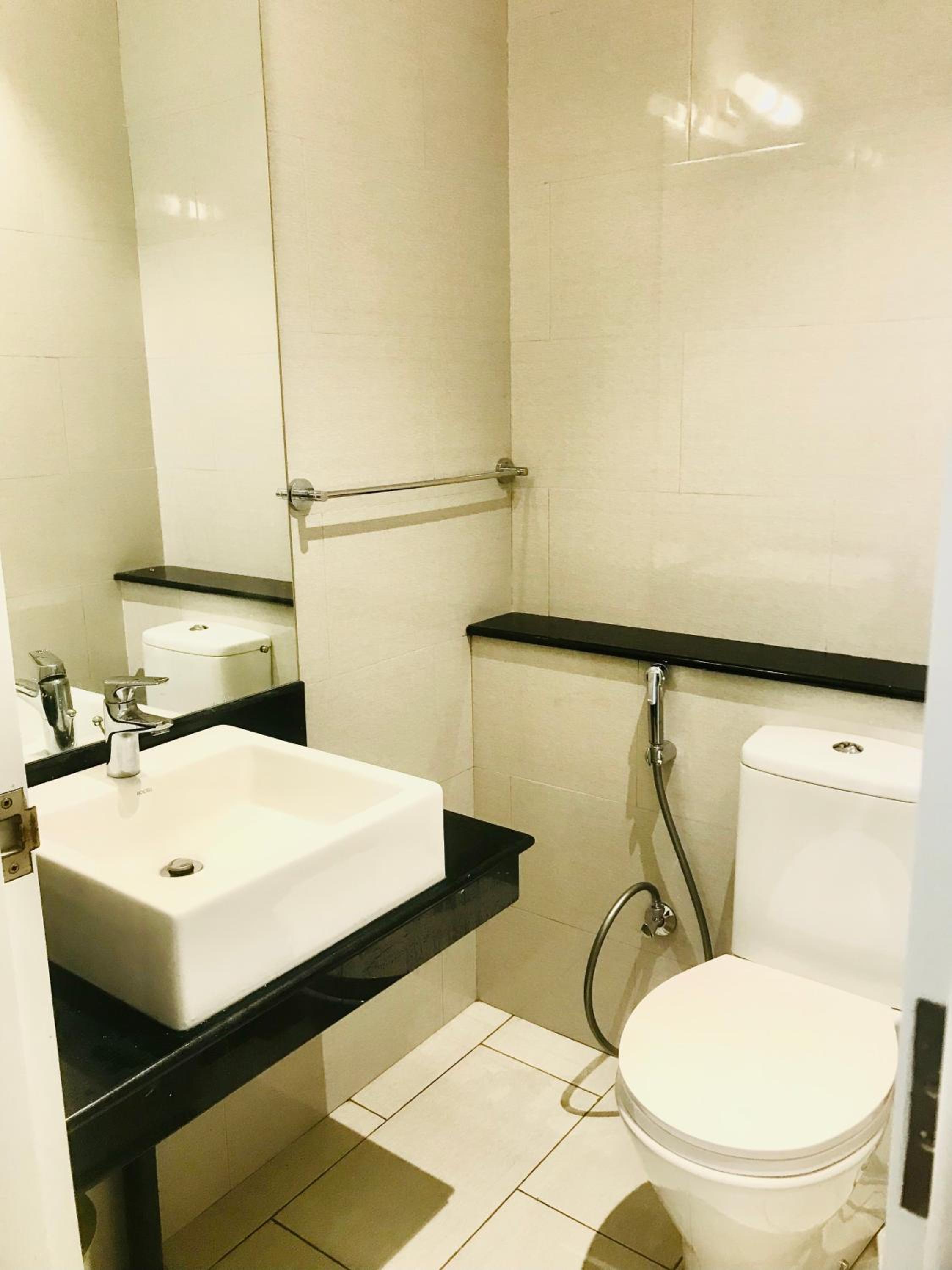 Oceanfront Condos Galle-Apartment L410 A