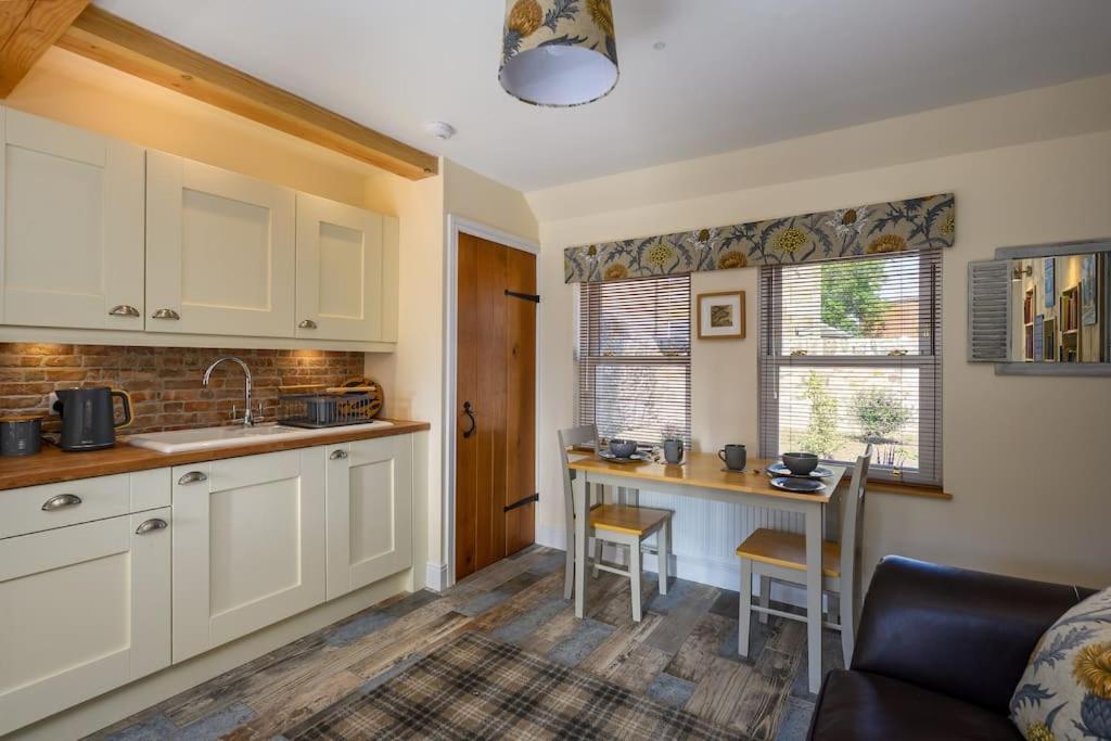 Country Cottage by St. Andrews view 3