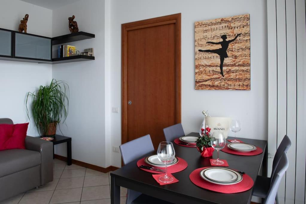 Bella Ciao Airport Apartment view 5