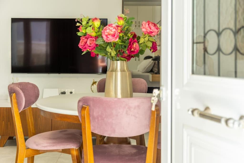 Harbor Hideaway Heraklion Suite