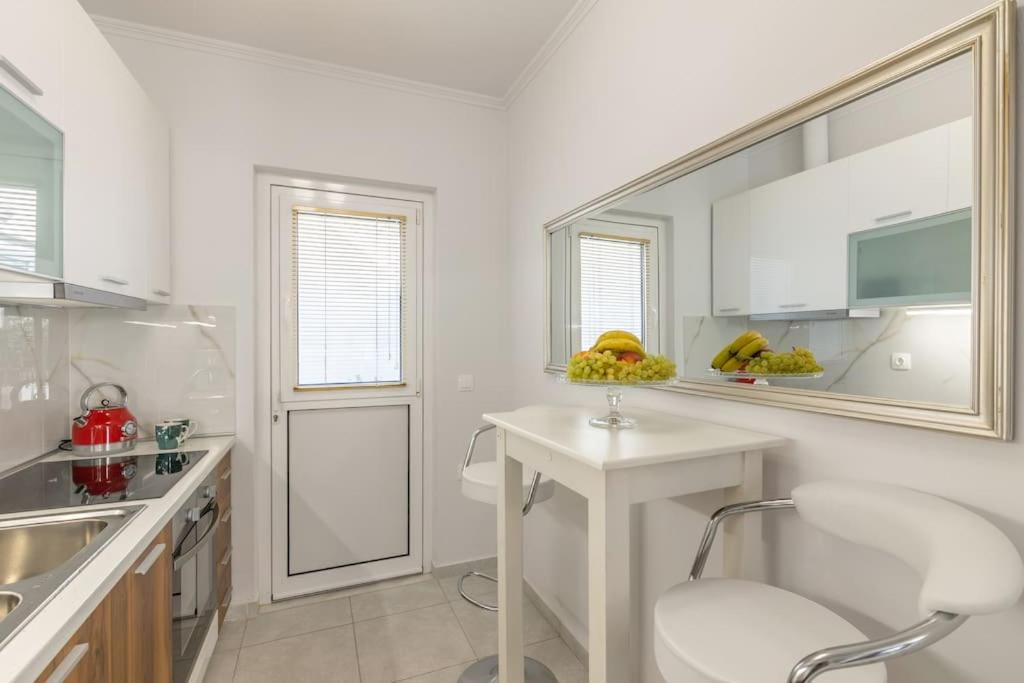 Harbor Hideaway Heraklion Suite