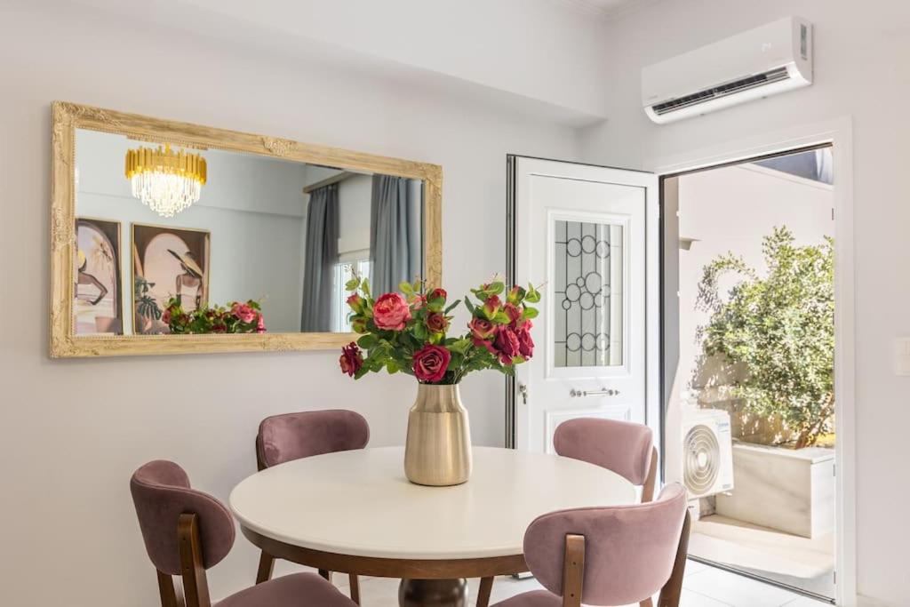 Harbor Hideaway Heraklion Suite