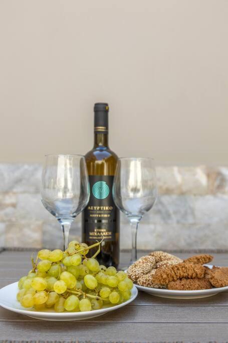 Harbor Hideaway Heraklion Suite