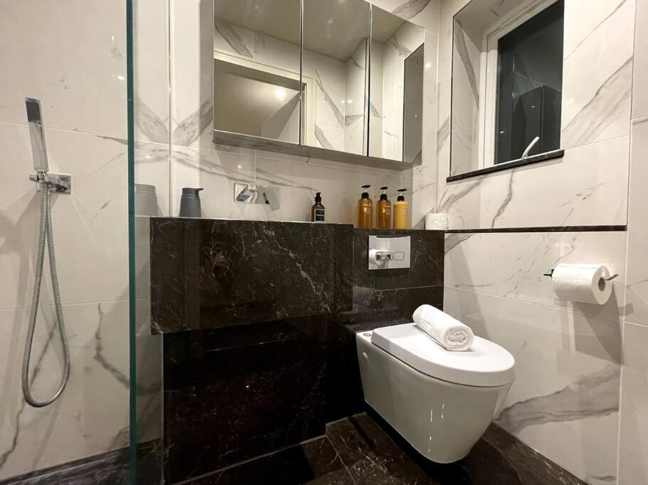 2BR Urban Vista Retreat CHCL F7 view 4