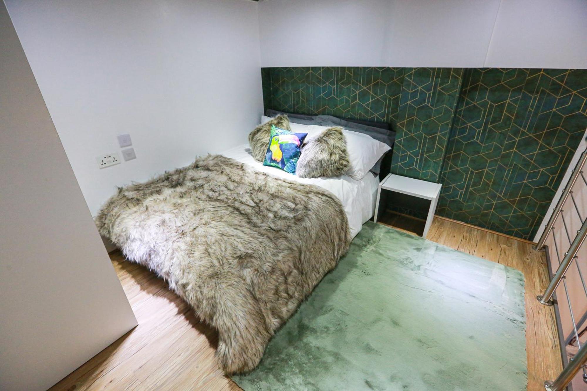 A104 Bright Modern Loft view 5