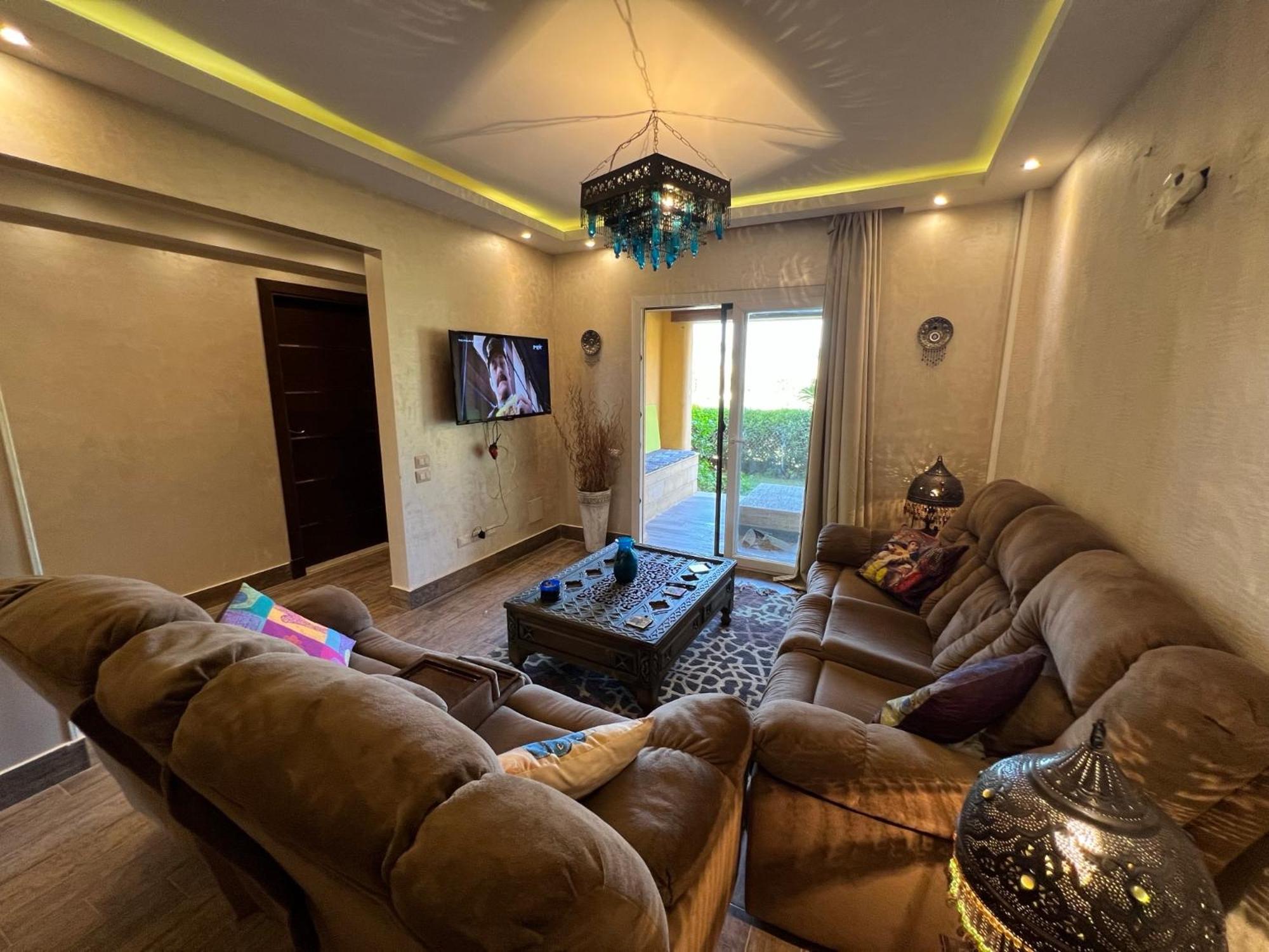 Chalet in Mountain View Sokhna 1 luxurious with garden 3 bedrooms with AC, 2 bathrooms, heated pool, families only