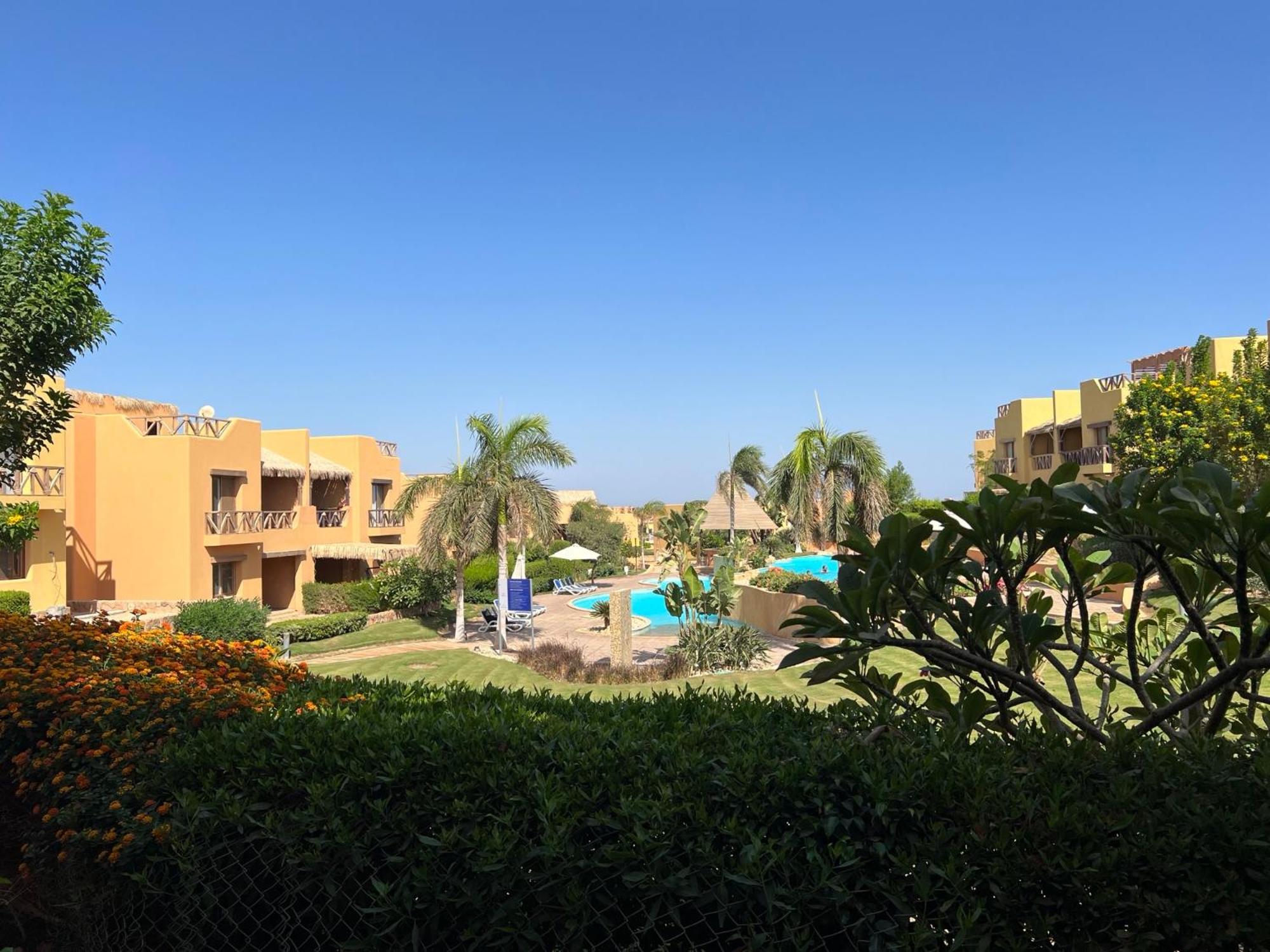 Chalet in Mountain View Sokhna 1 luxurious with garden 3 bedrooms with AC, 2 bathrooms, heated pool, families only