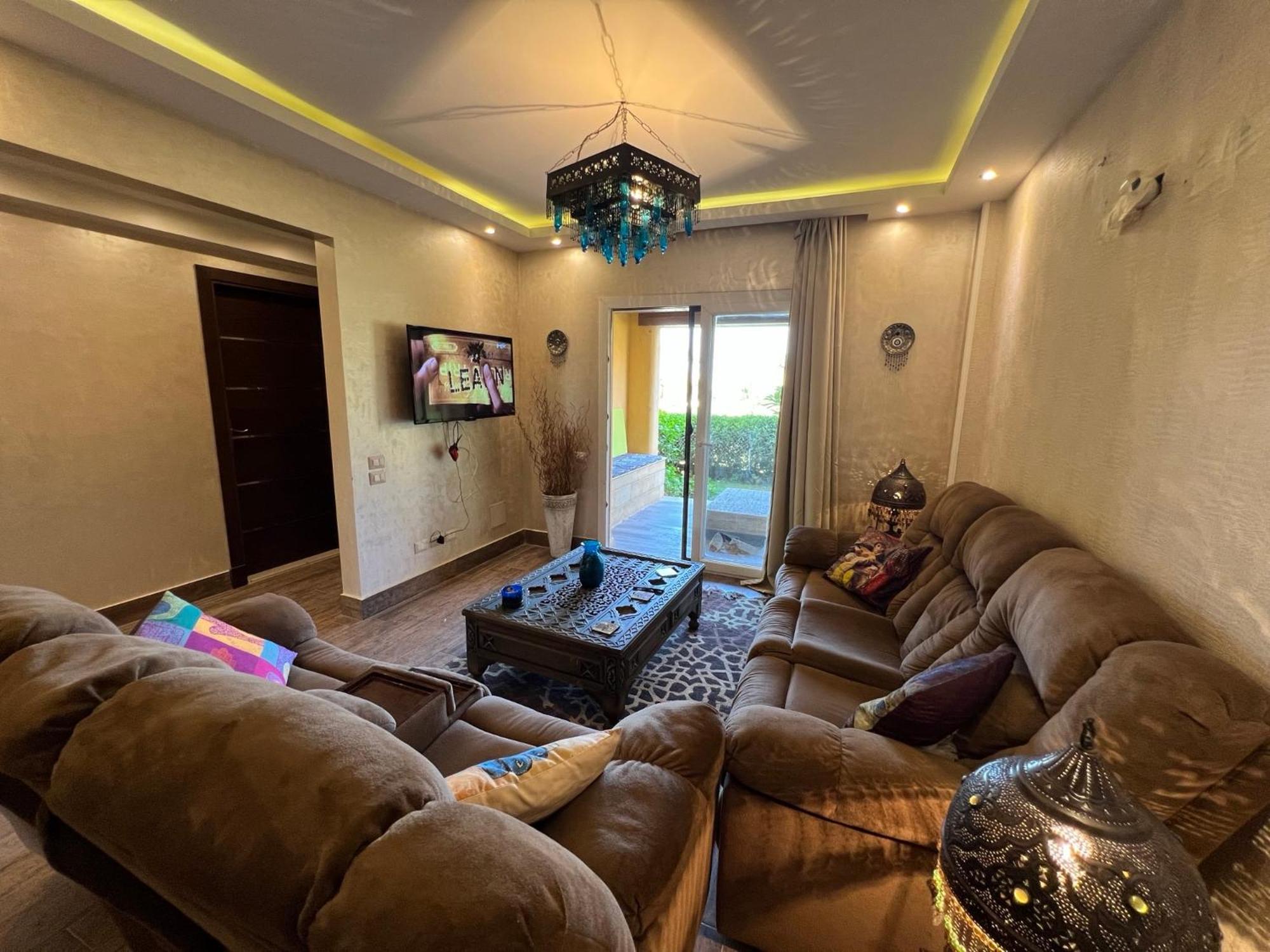 Chalet in Mountain View Sokhna 1 luxurious with garden 3 bedrooms with AC, 2 bathrooms, heated pool, families only