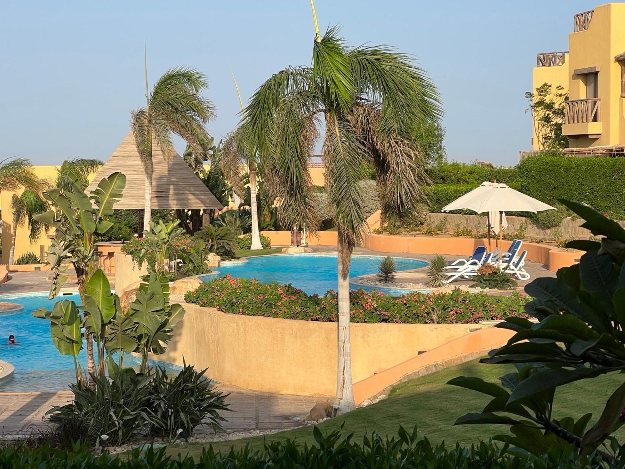 Chalet in Mountain View Sokhna 1 luxurious with garden 3 bedrooms with AC, 2 bathrooms, heated pool, families only