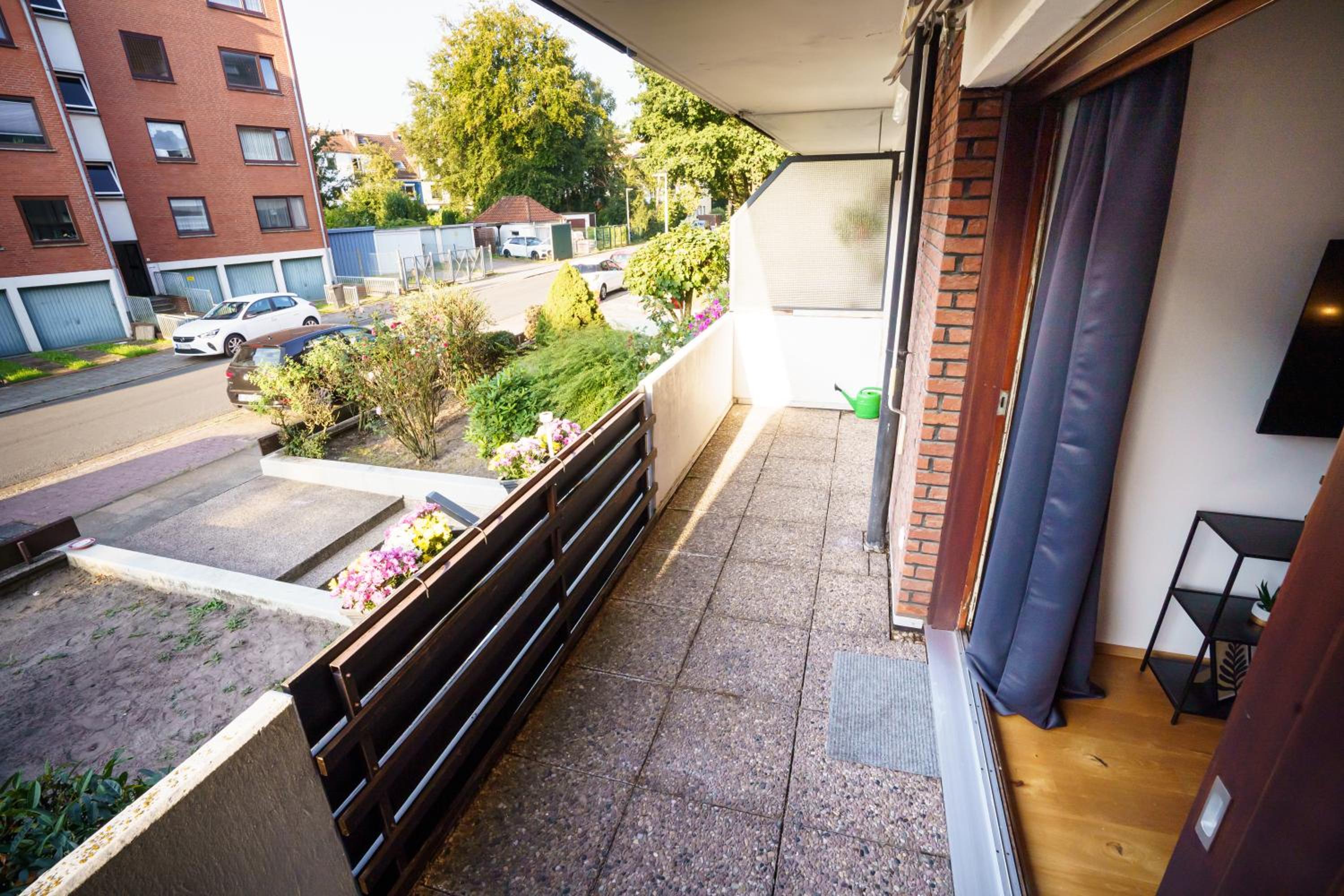 ImmoStay #3 - Wohnung mit großem Balkon, Parkplatz & WLAN- Nähe Zentrum