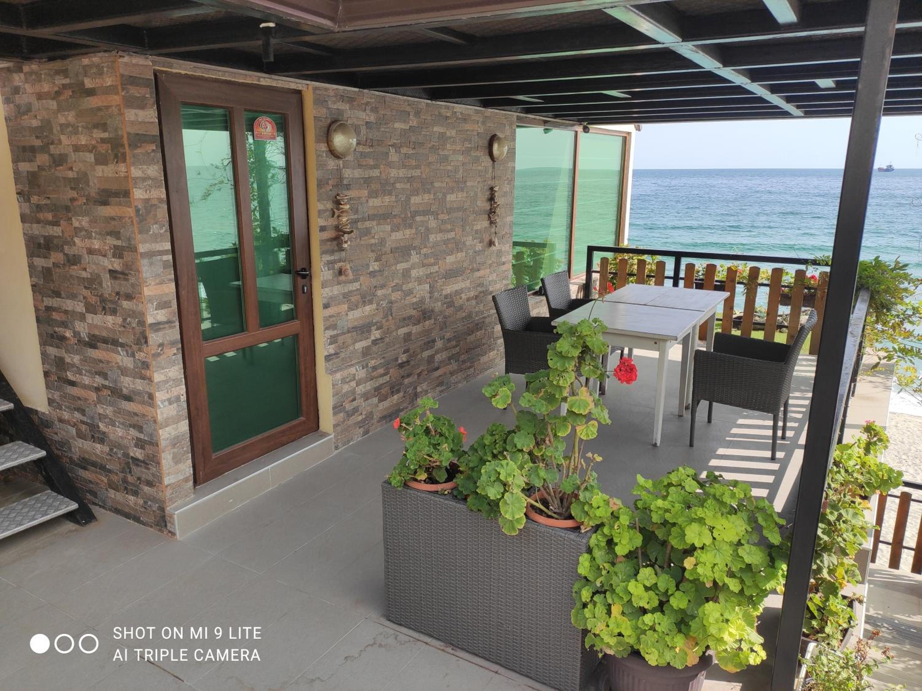 Hemingway rooms in Happy Beach