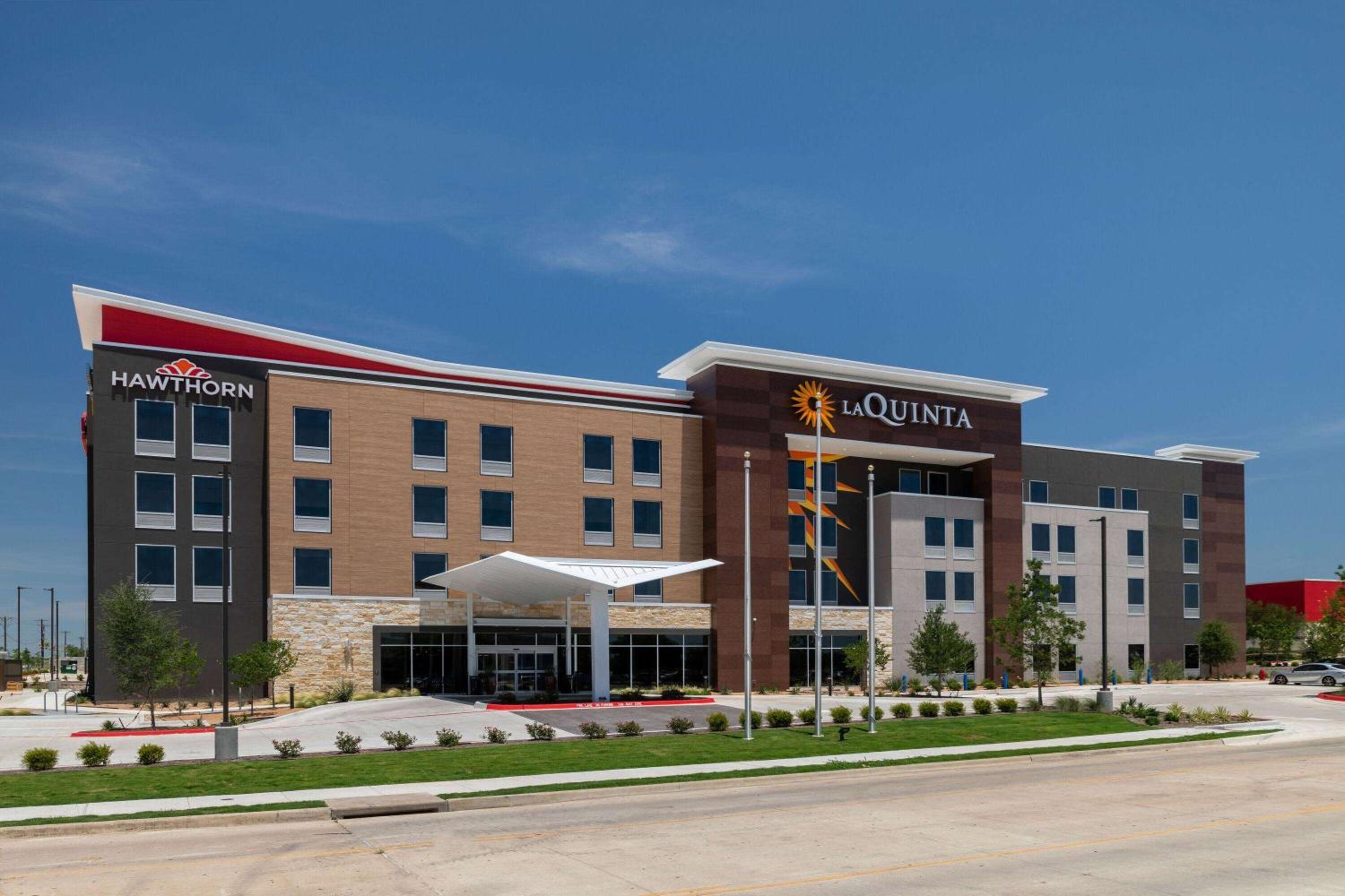 Hawthorn Extended Stay by Wyndham Pflugerville view 2