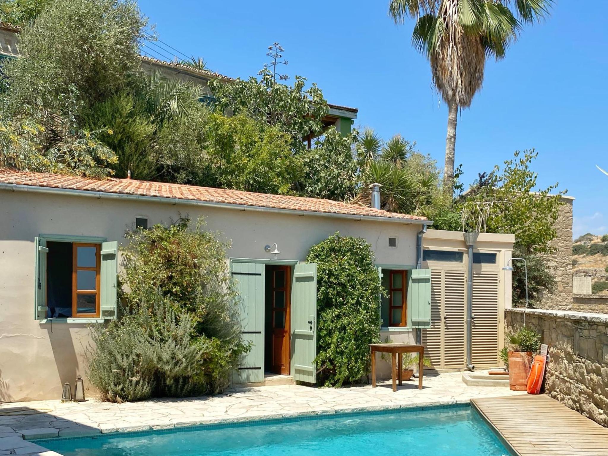 Eveleos Country House