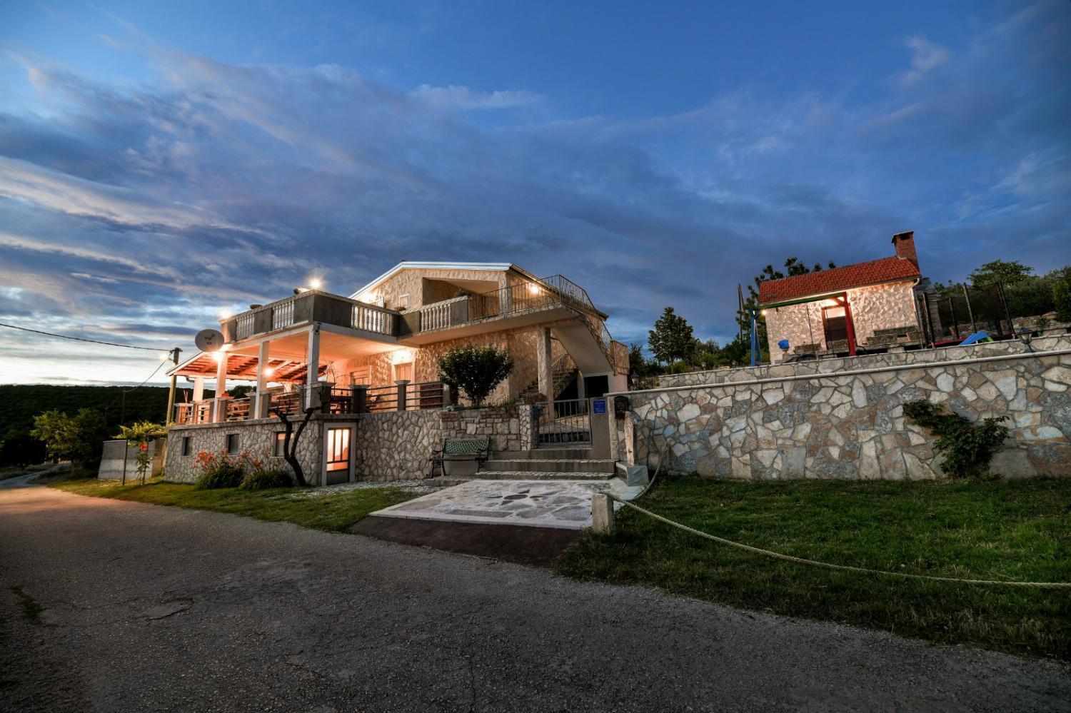 Photo 10