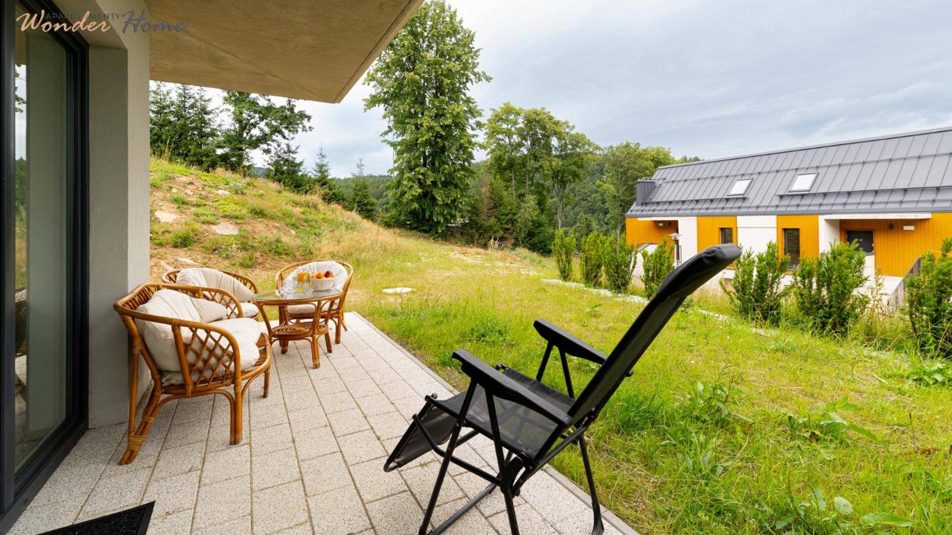 Wonder Home Myśliwska - Domki przy stoku Karpatka - na terenie kompleksu plac zabaw, zewnętrzna siłownia i sklep
