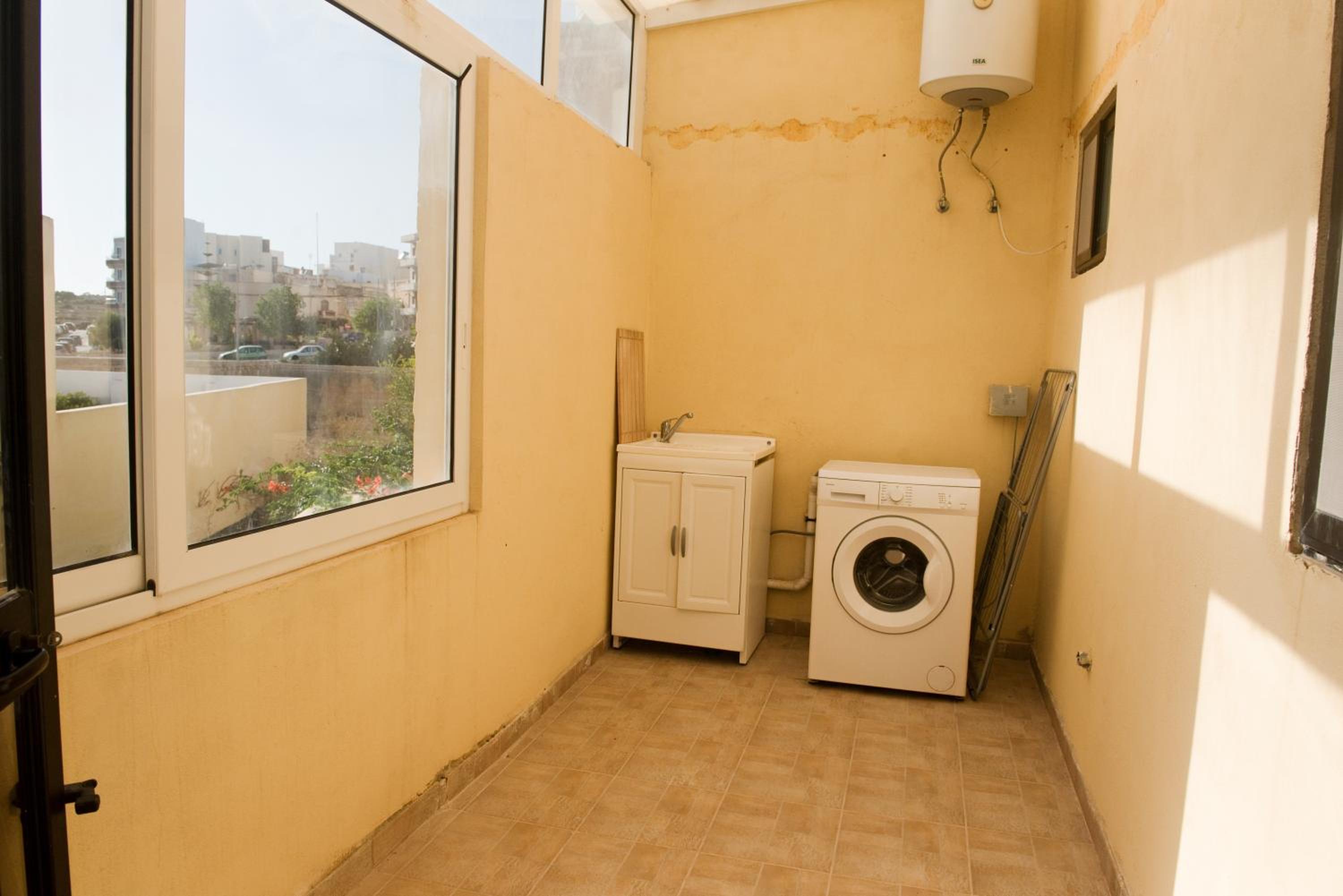 Modern 3BR Apartment with Balcony - Close to Limestone Heritage Park view 2