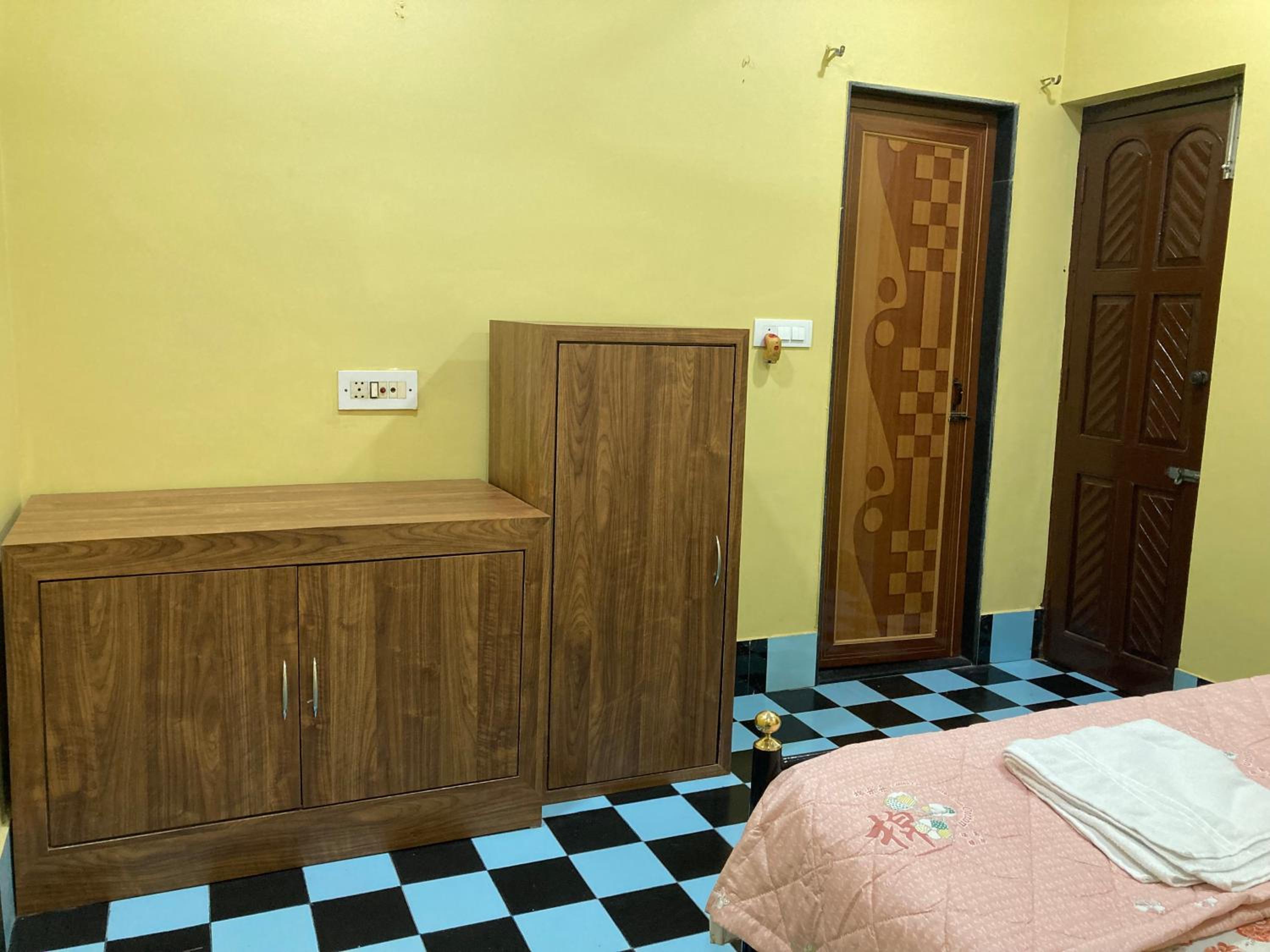Anjali Family Homestay - 10 mins from airport