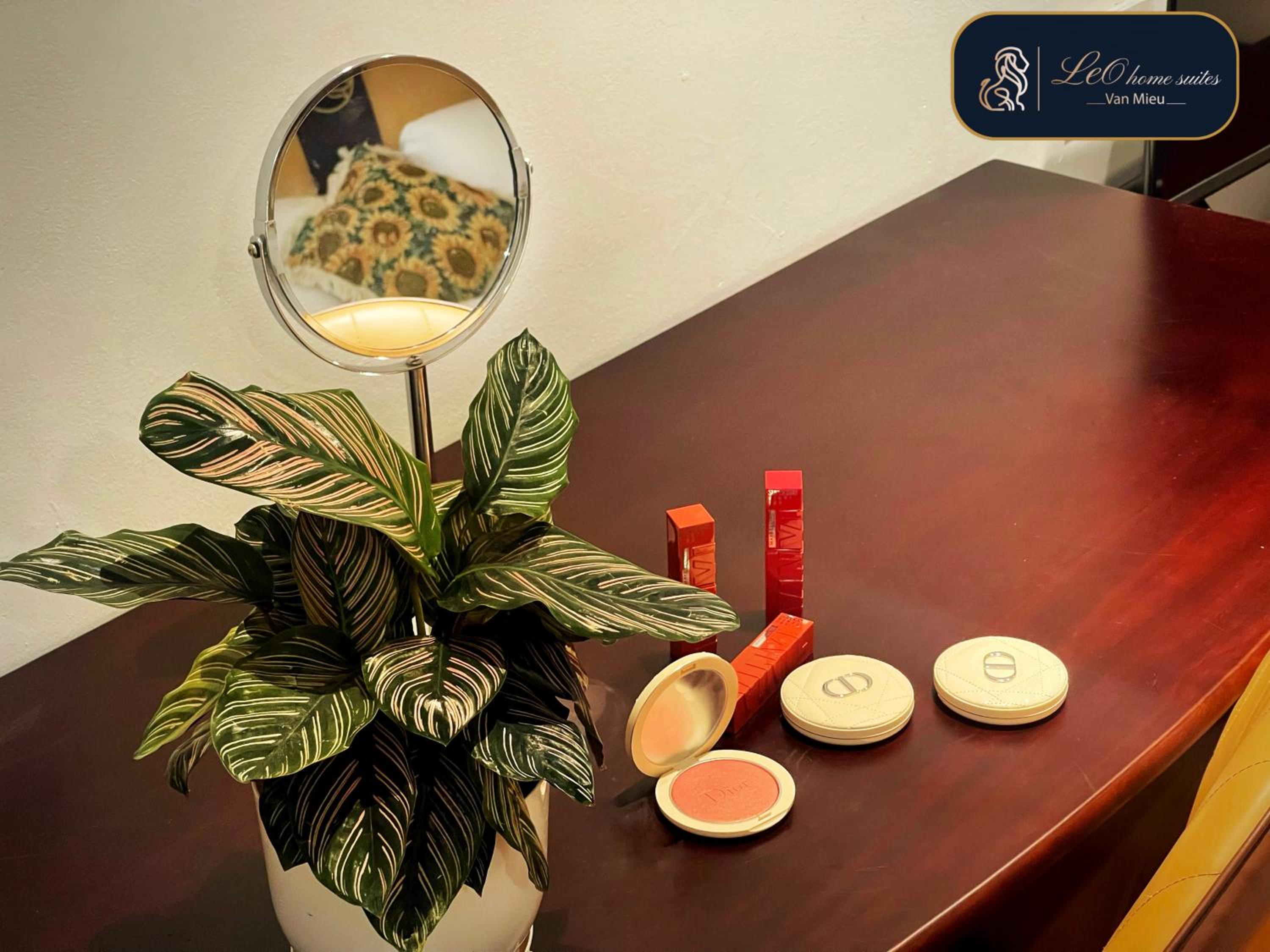 High-ser Apartment -2BR - NiceView - Parking - Spacious - In center