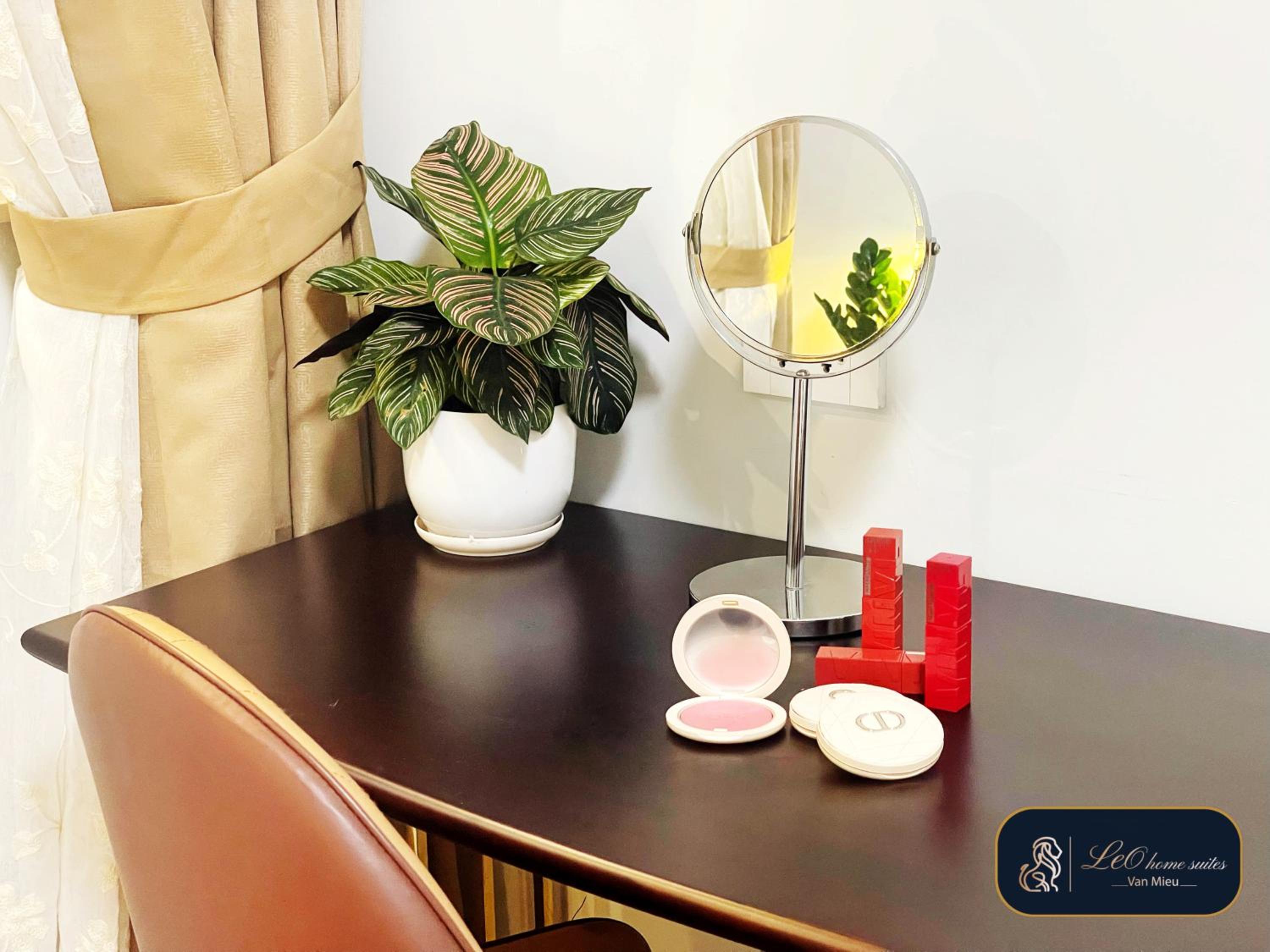 High-ser Apartment -2BR - NiceView - Parking - Spacious - In center