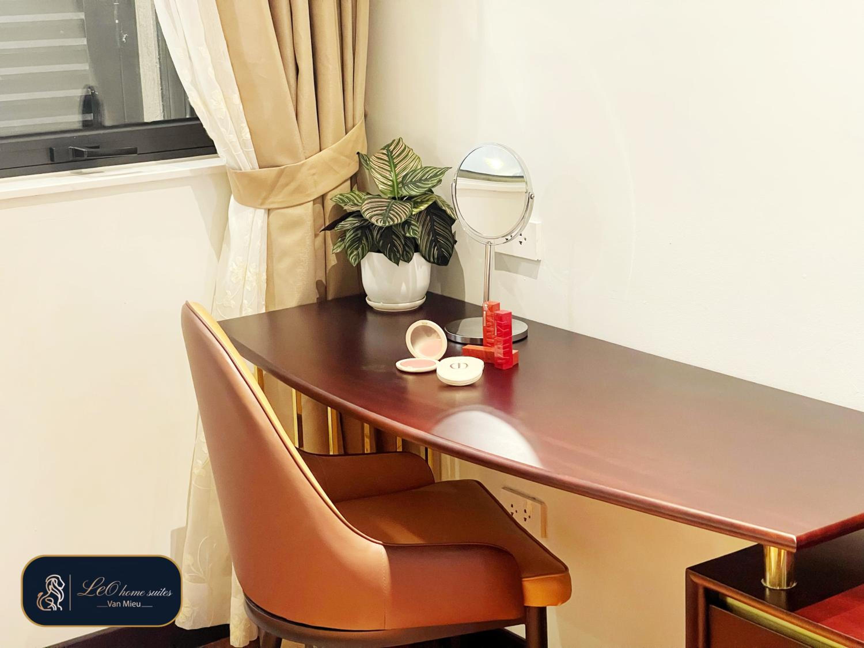High-ser Apartment -2BR - NiceView - Parking - Spacious - In center