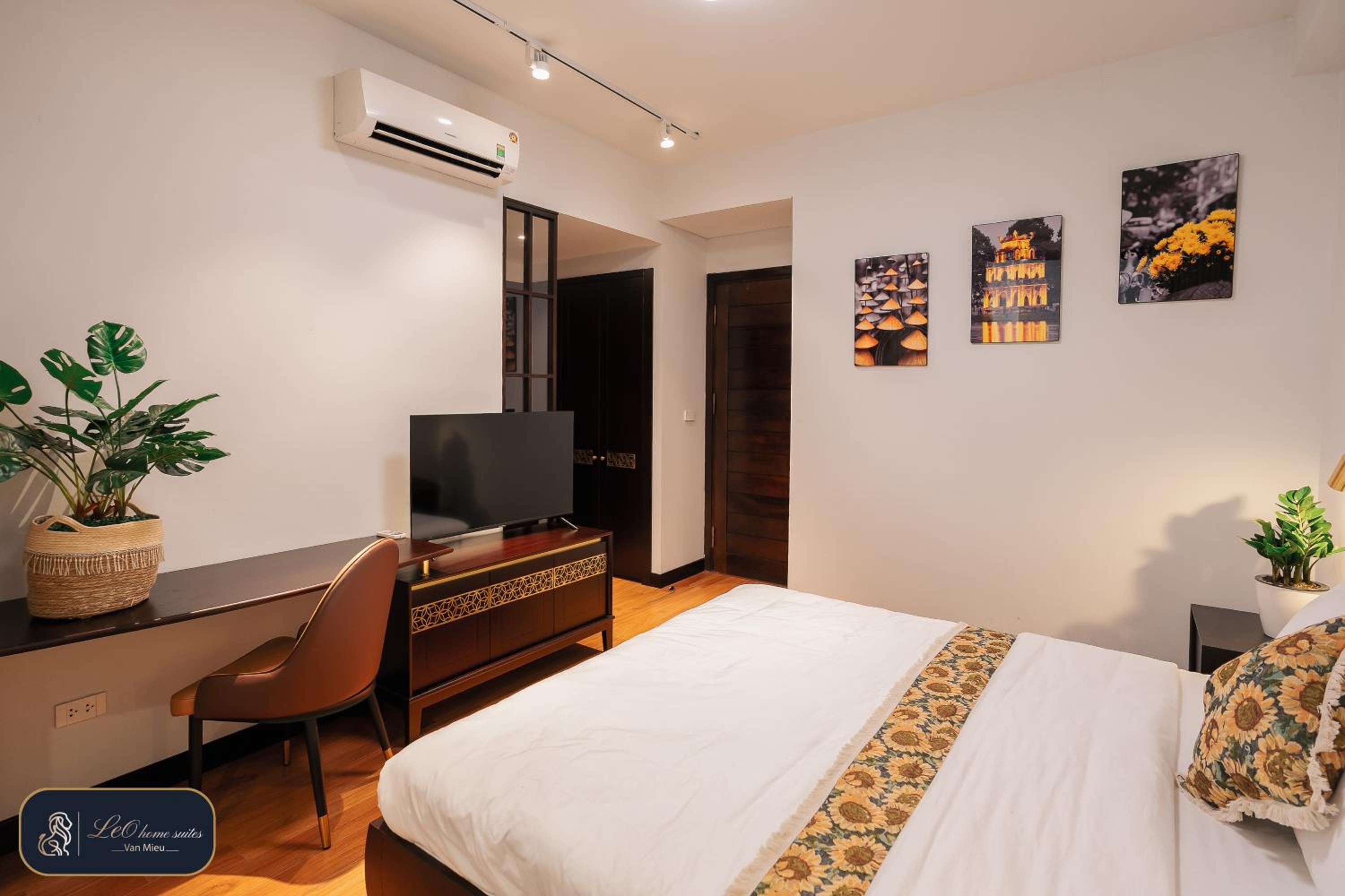 High-ser Apartment -2BR - NiceView - Parking - Spacious - In center