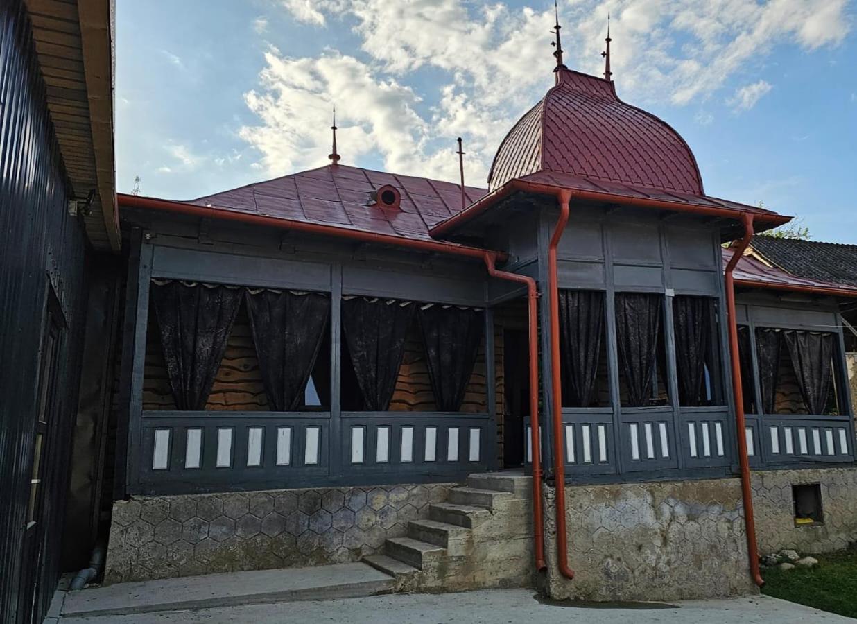 CĂSUȚA BUNICII CU PRISPĂ view 2