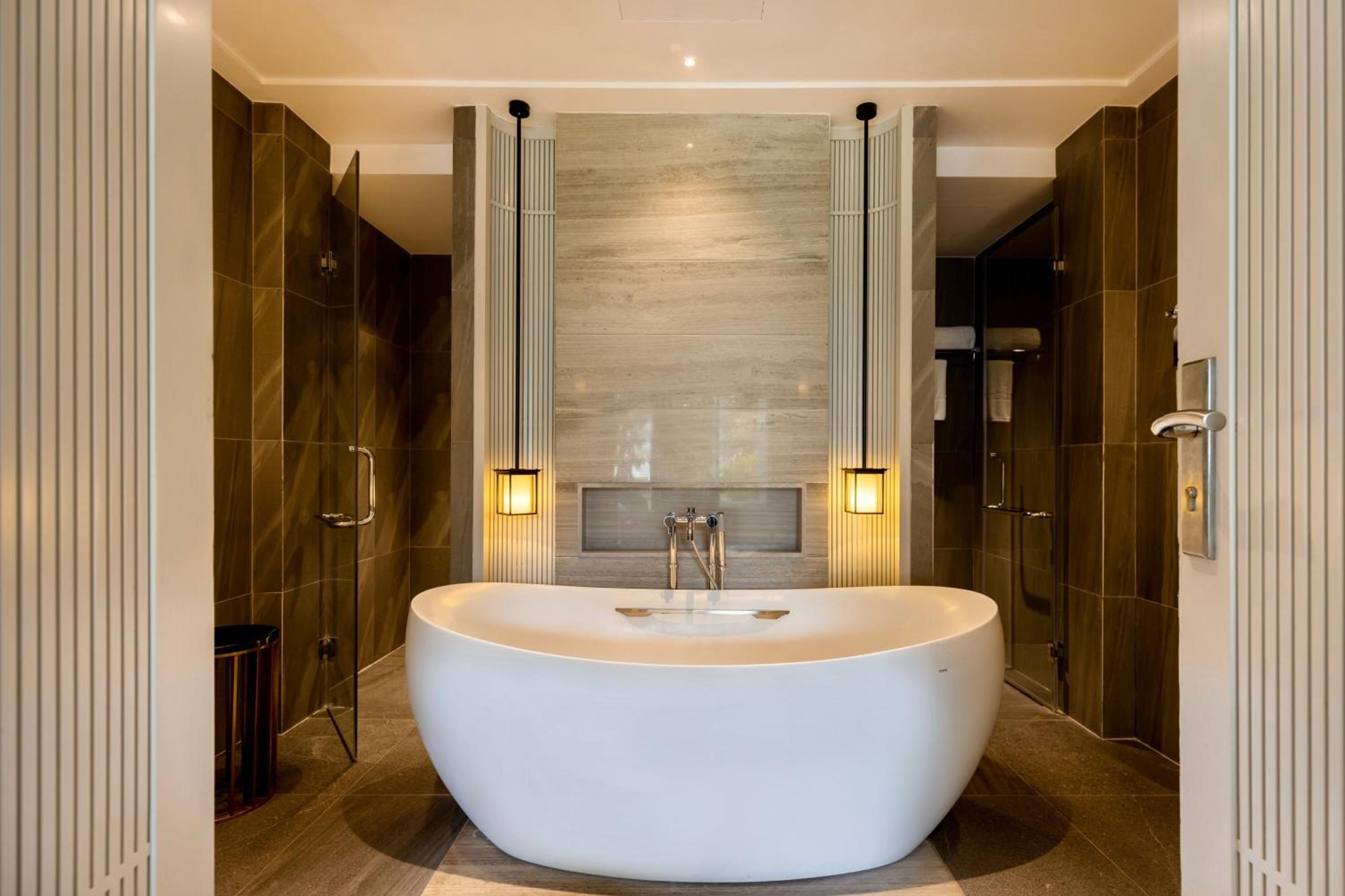 Renaissance Danang Hoi An Resort & Spa